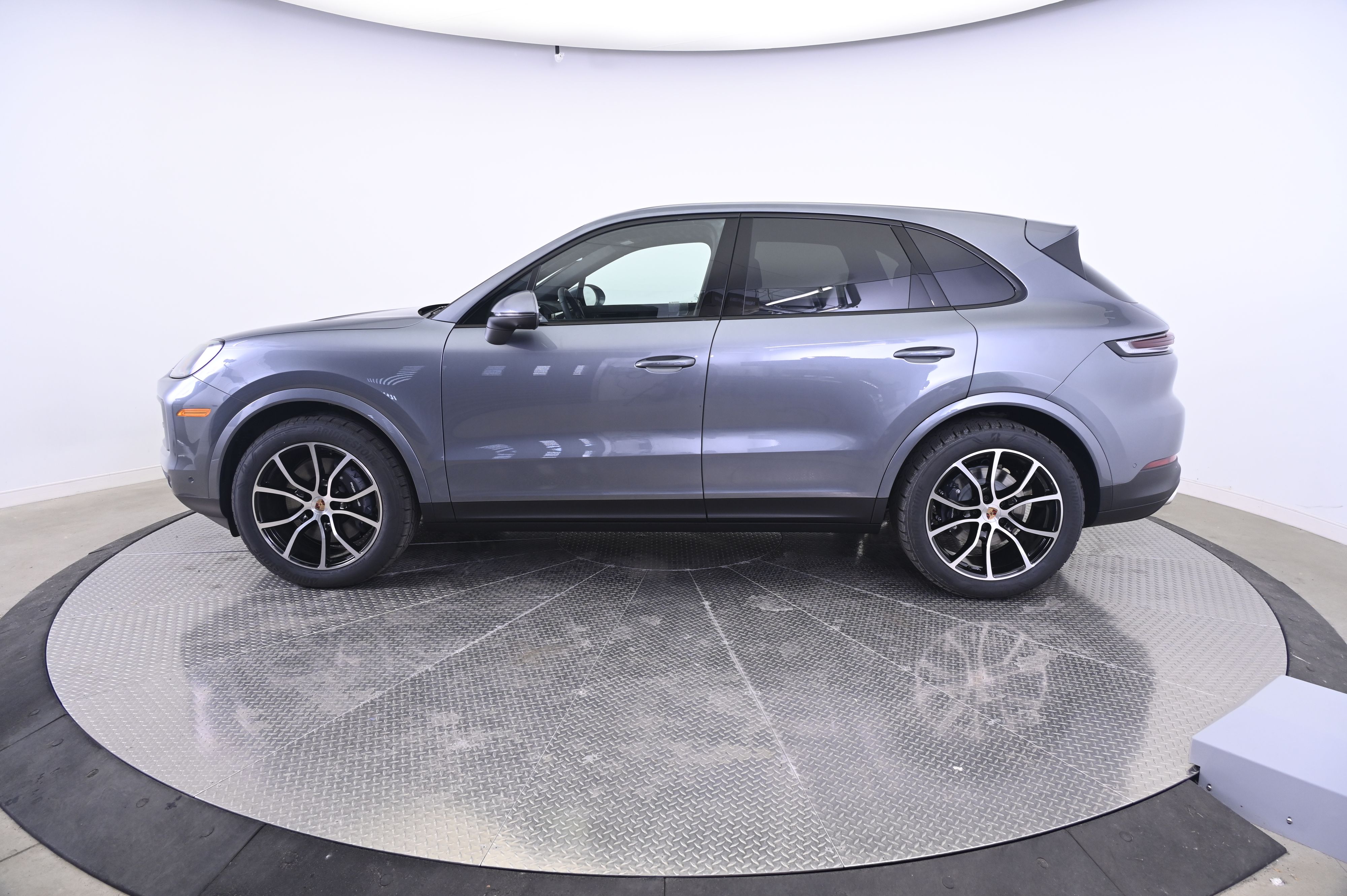 Thumbnail: 2026 Porsche Cayenne - 2