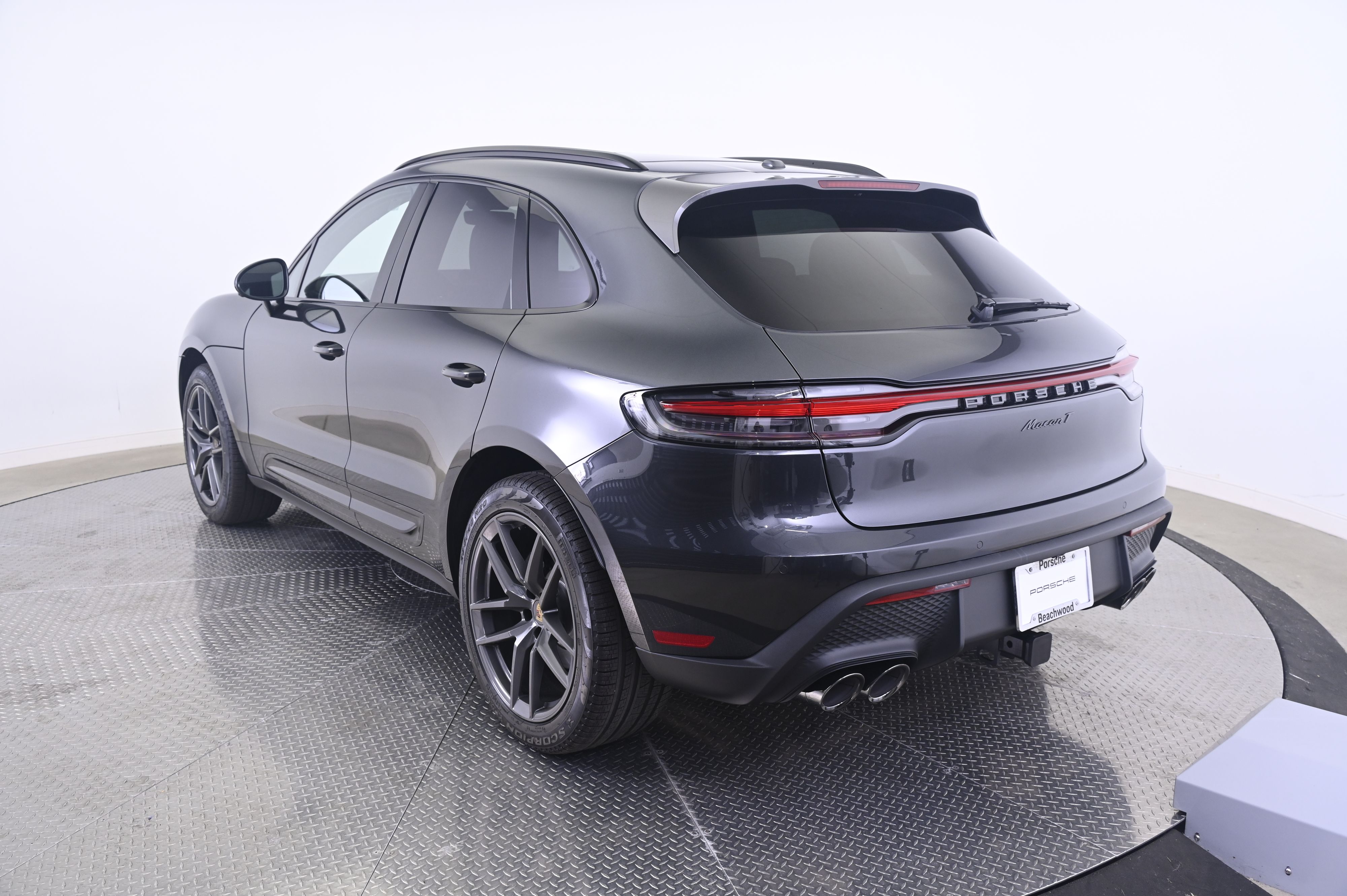 Thumbnail: 2026 Porsche Macan - 3