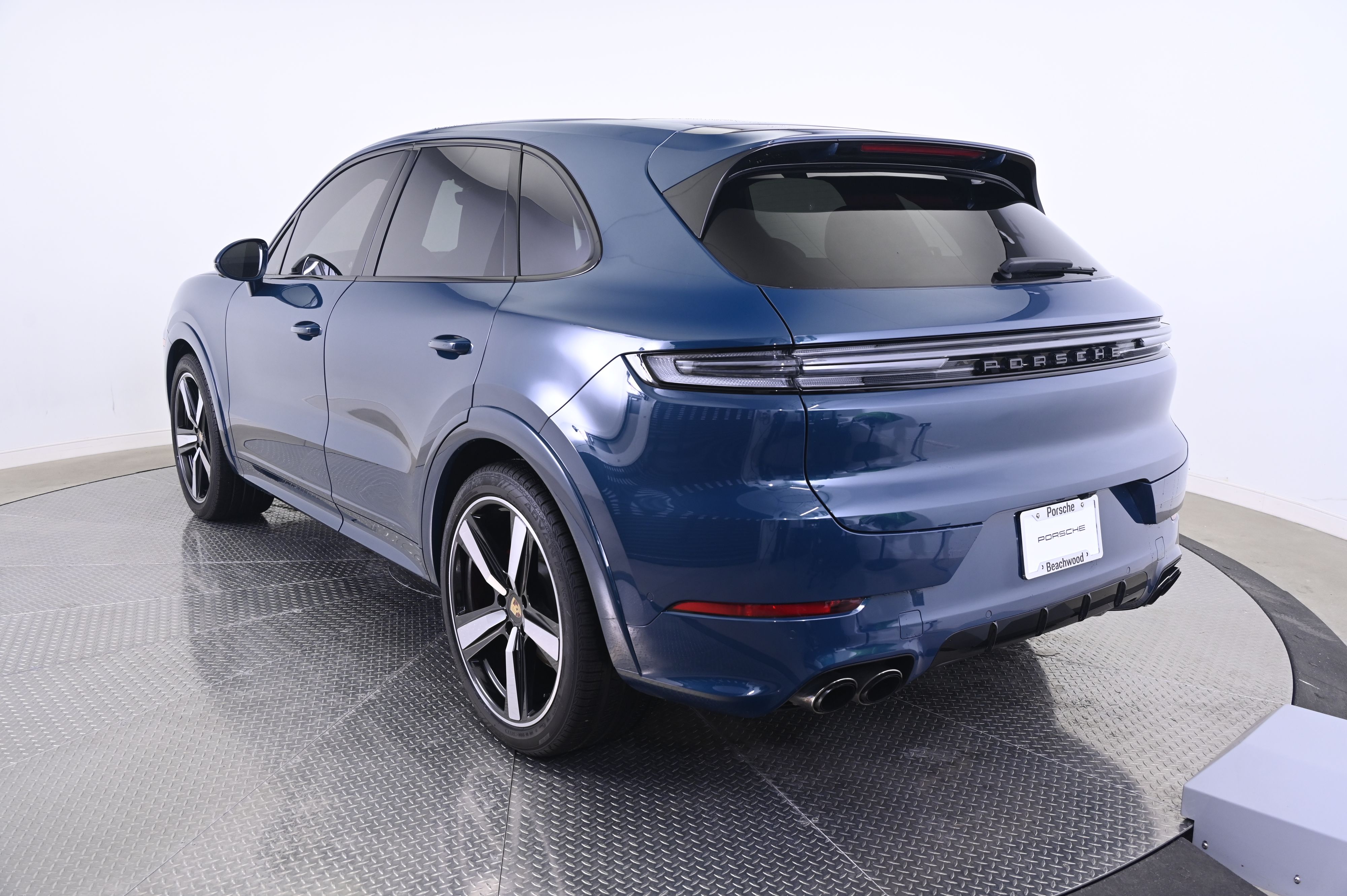 Thumbnail: 2024 Porsche Cayenne - 3