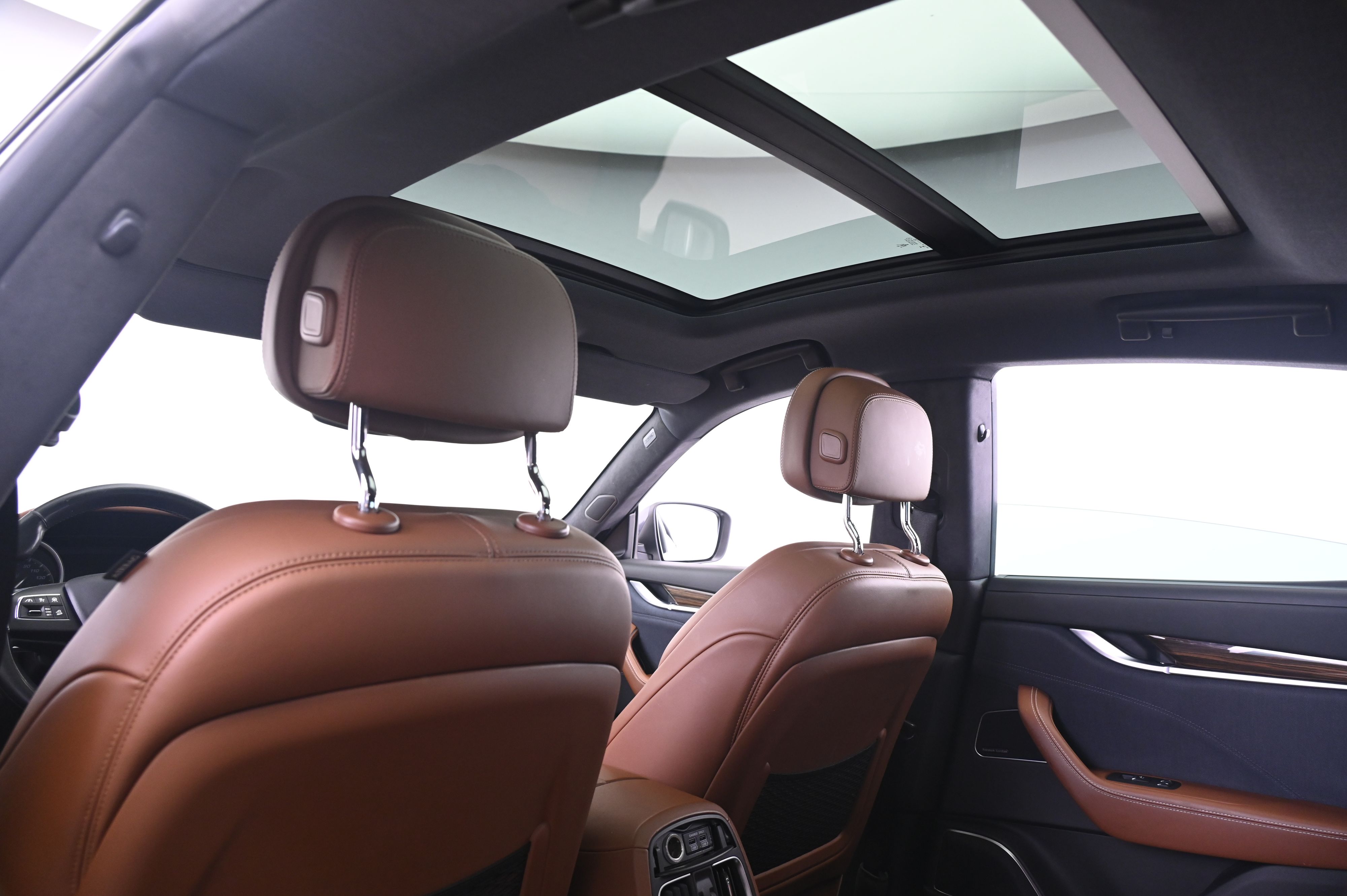 Thumbnail: 2020 Maserati Levante - 25