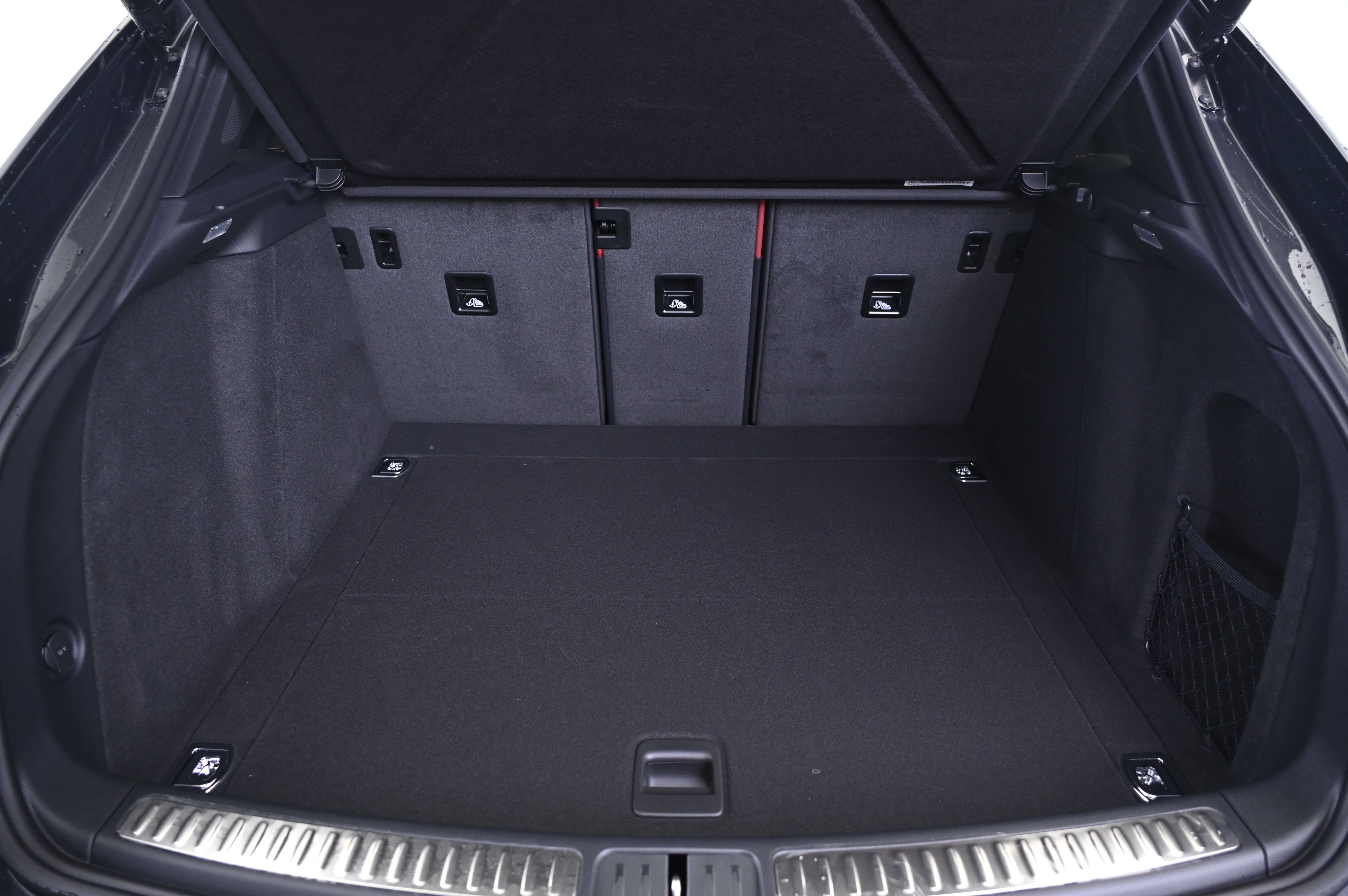 Thumbnail: 2026 Porsche Macan - 15