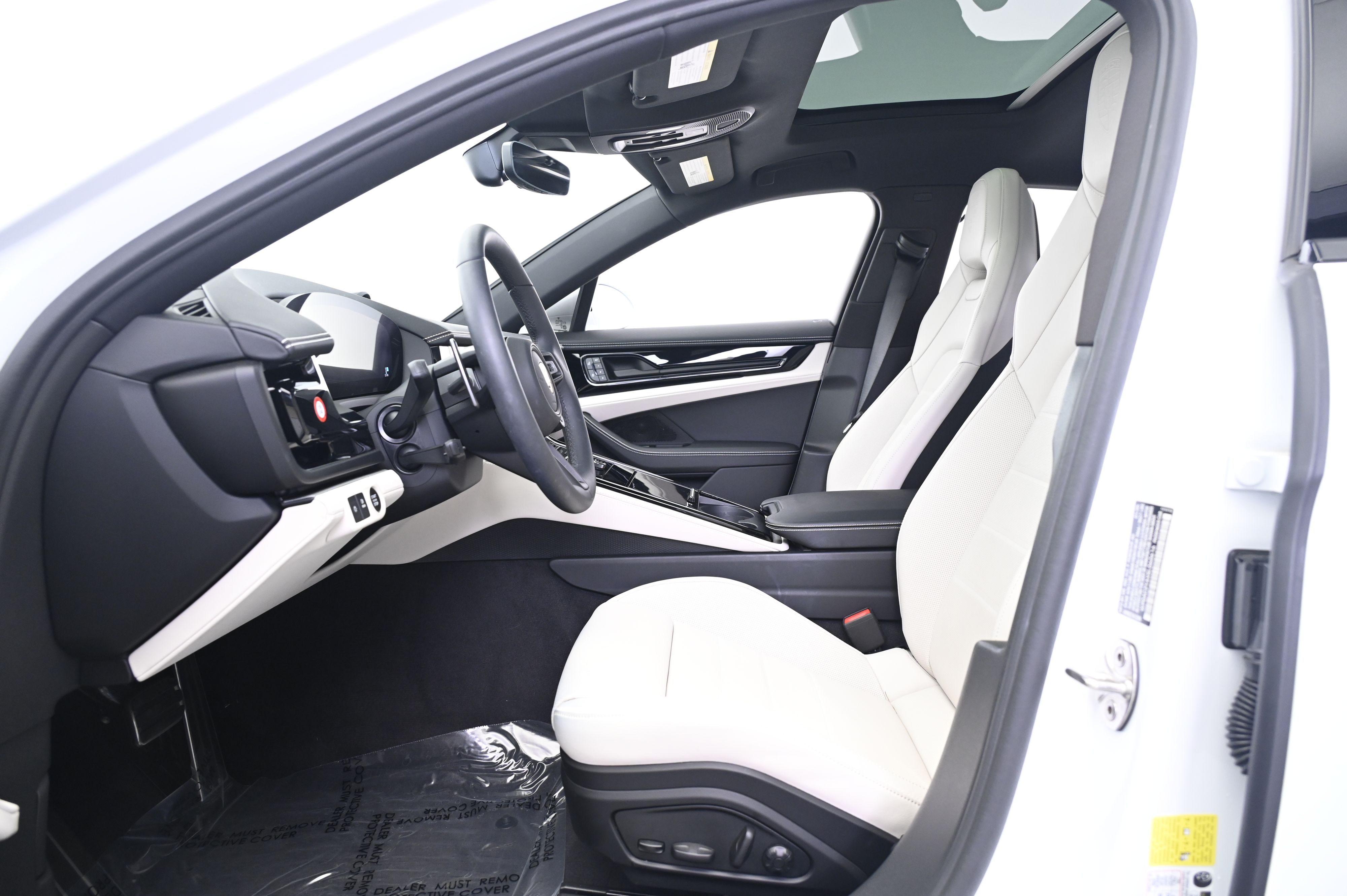 Thumbnail: 2025 Porsche Panamera - 29