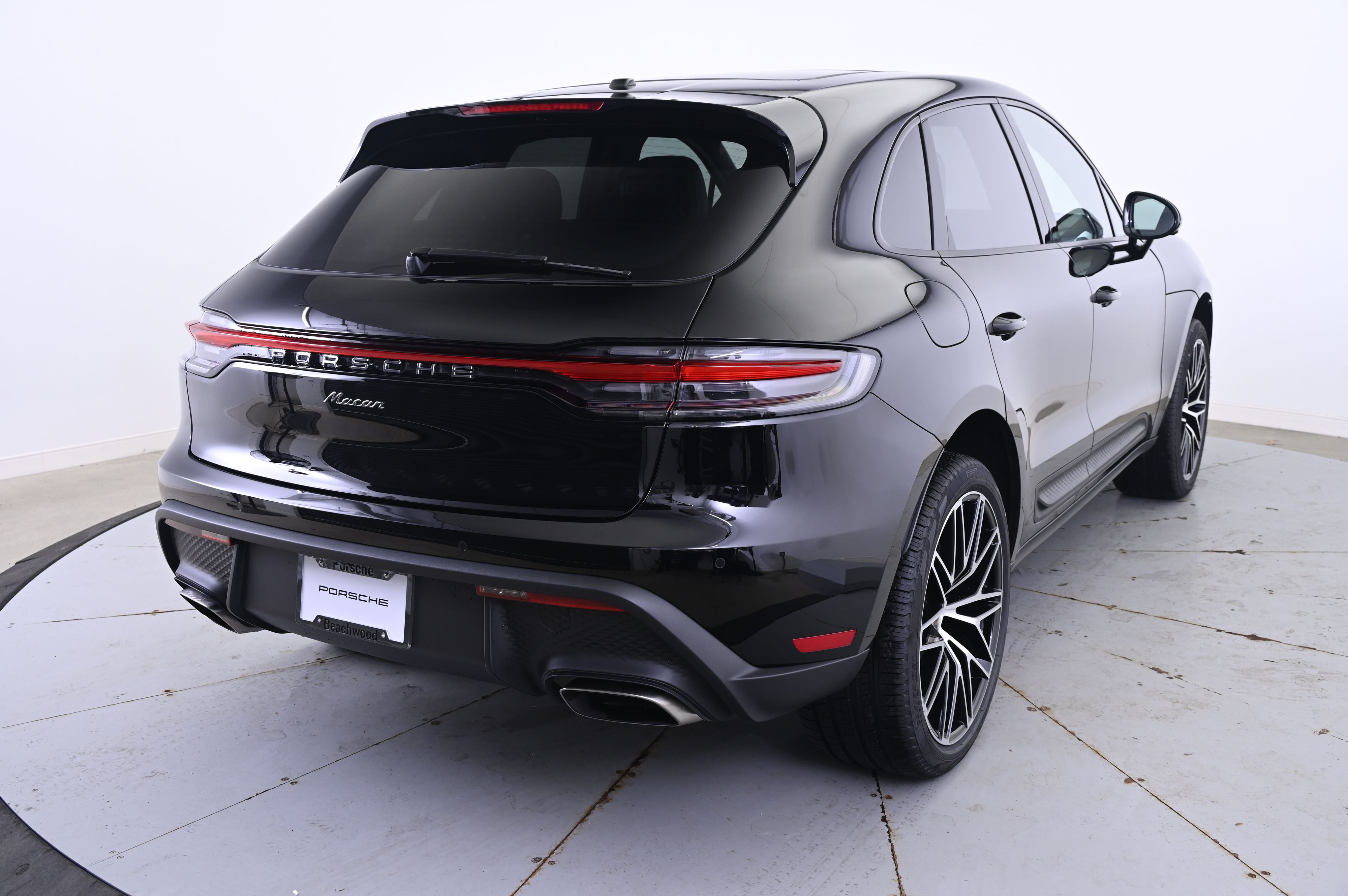 Thumbnail: 2026 Porsche Macan - 7