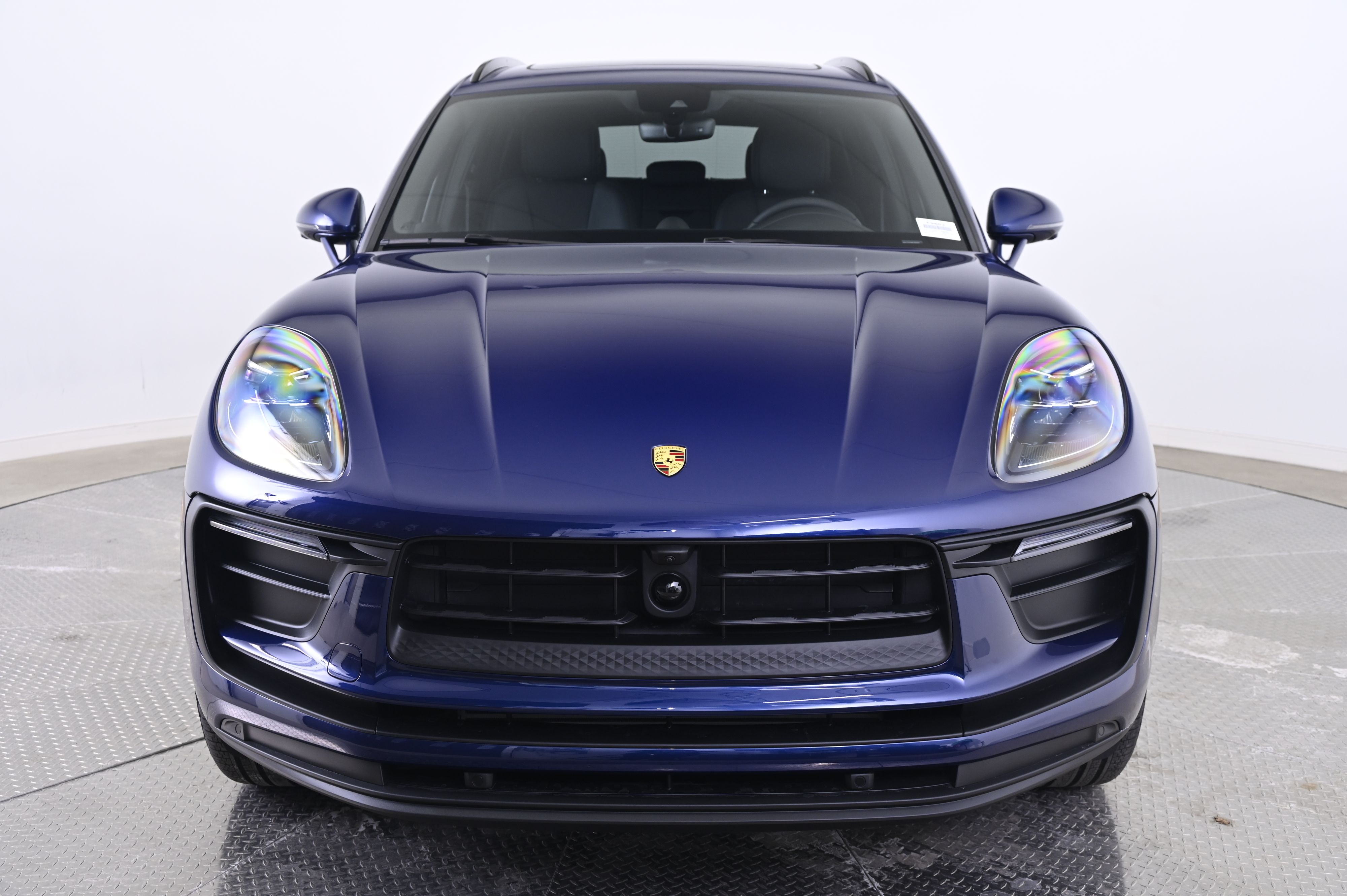 Thumbnail: 2026 Porsche Macan - 10