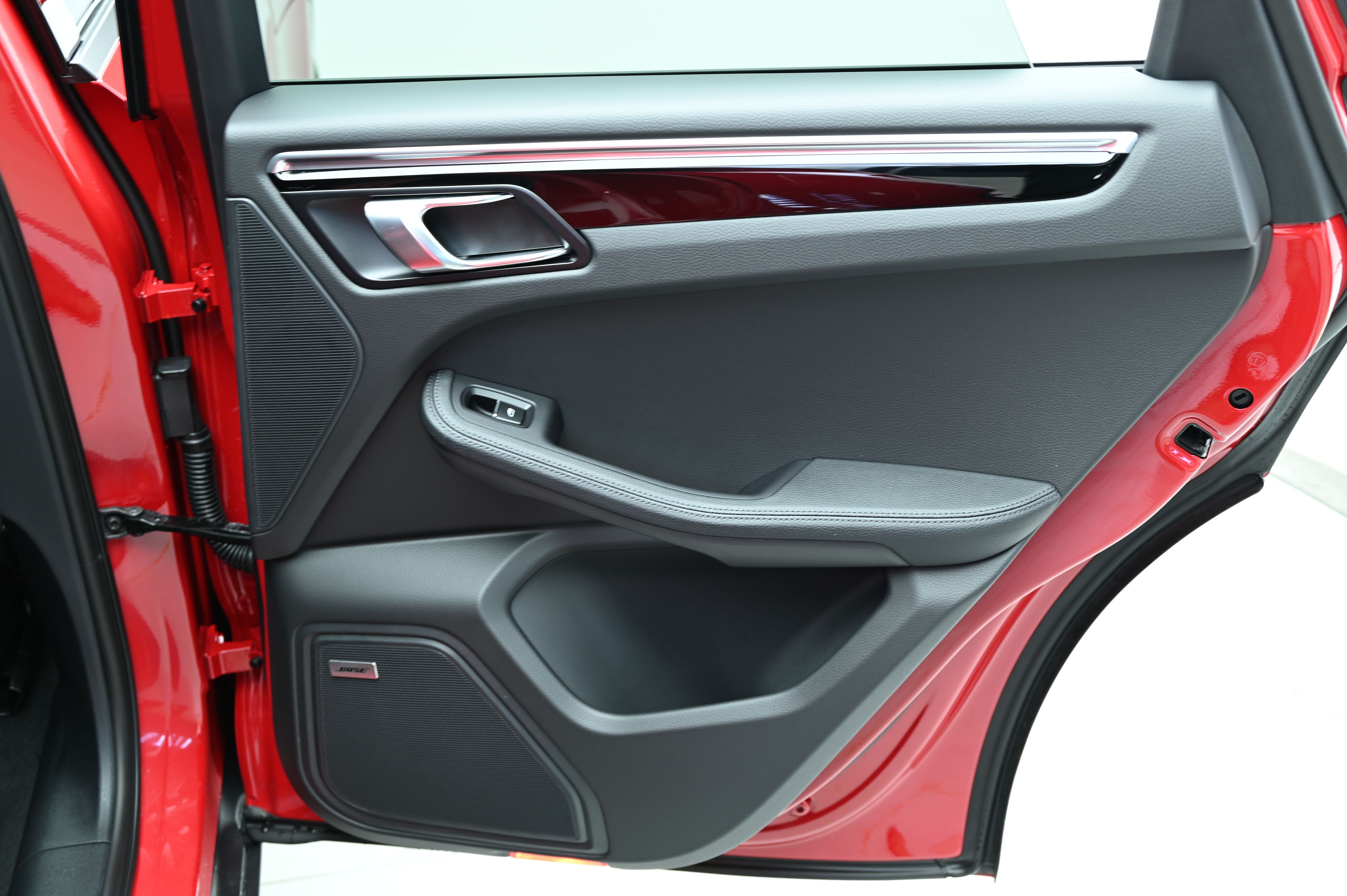 Thumbnail: 2025 Porsche Macan - 22