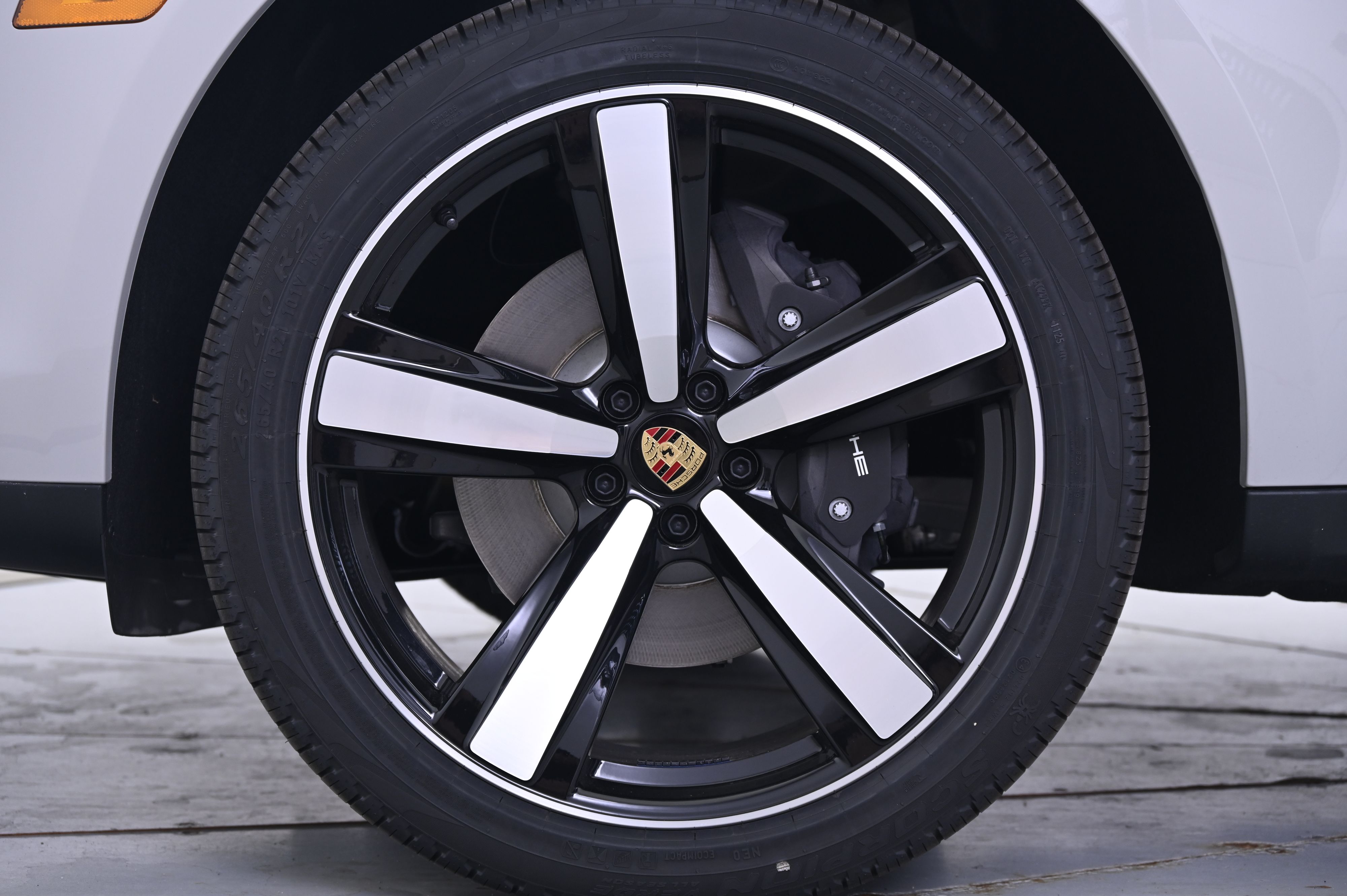 Thumbnail: 2025 Porsche Macan - 11