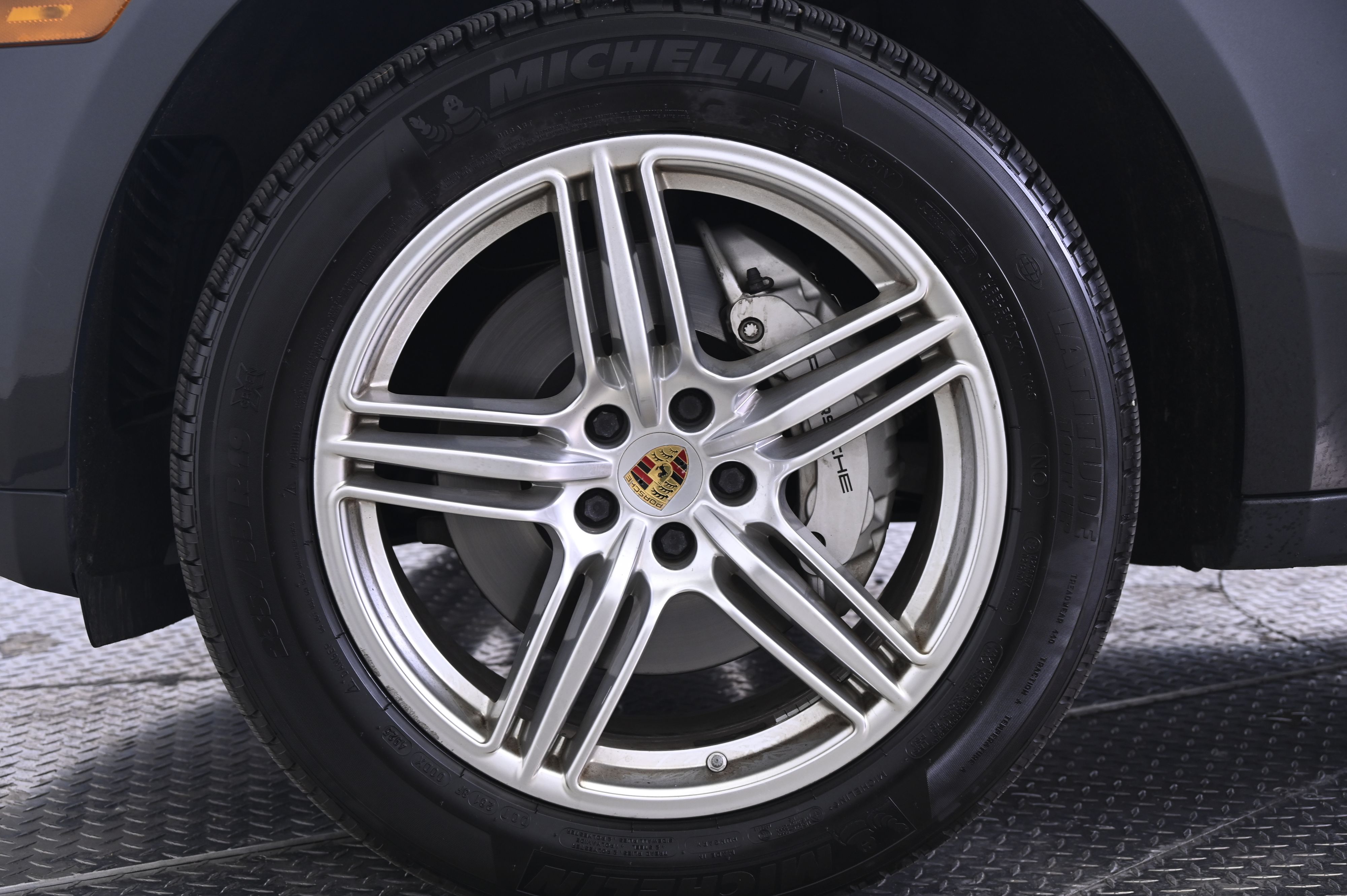 Thumbnail: 2017 Porsche Macan - 11