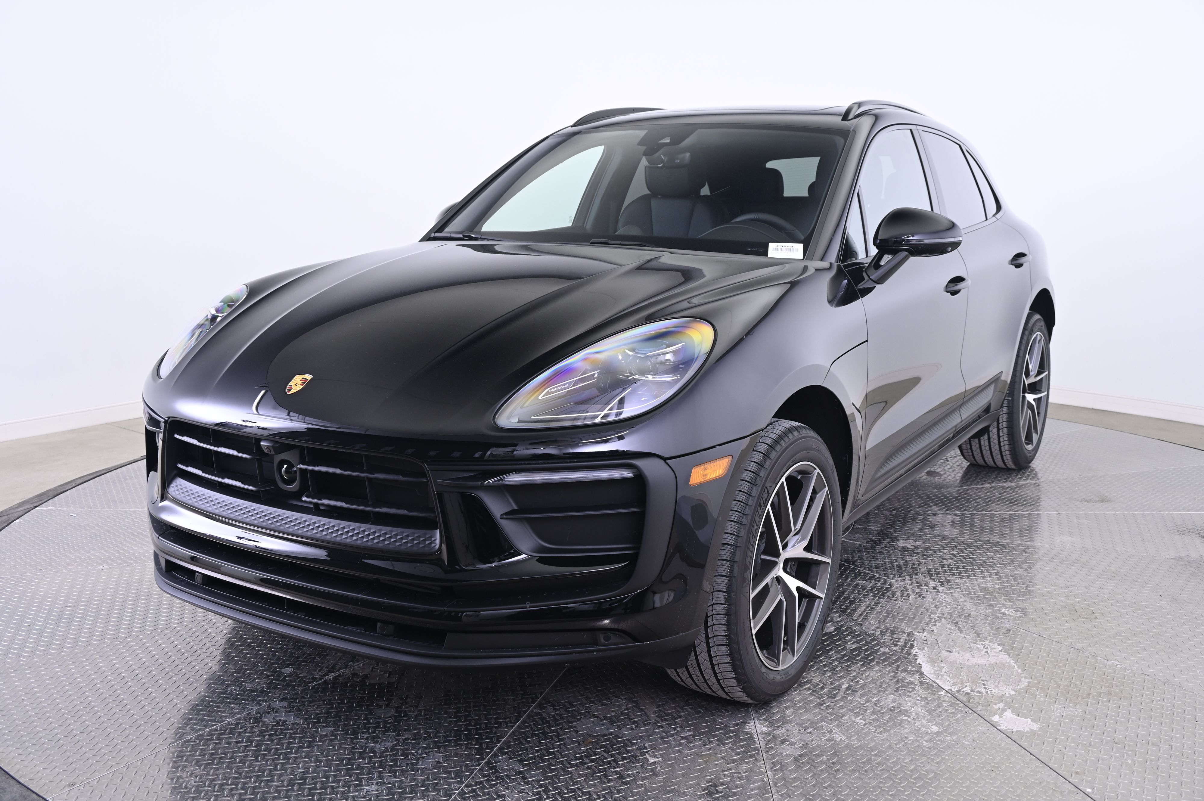 Thumbnail: 2026 Porsche Macan - 1