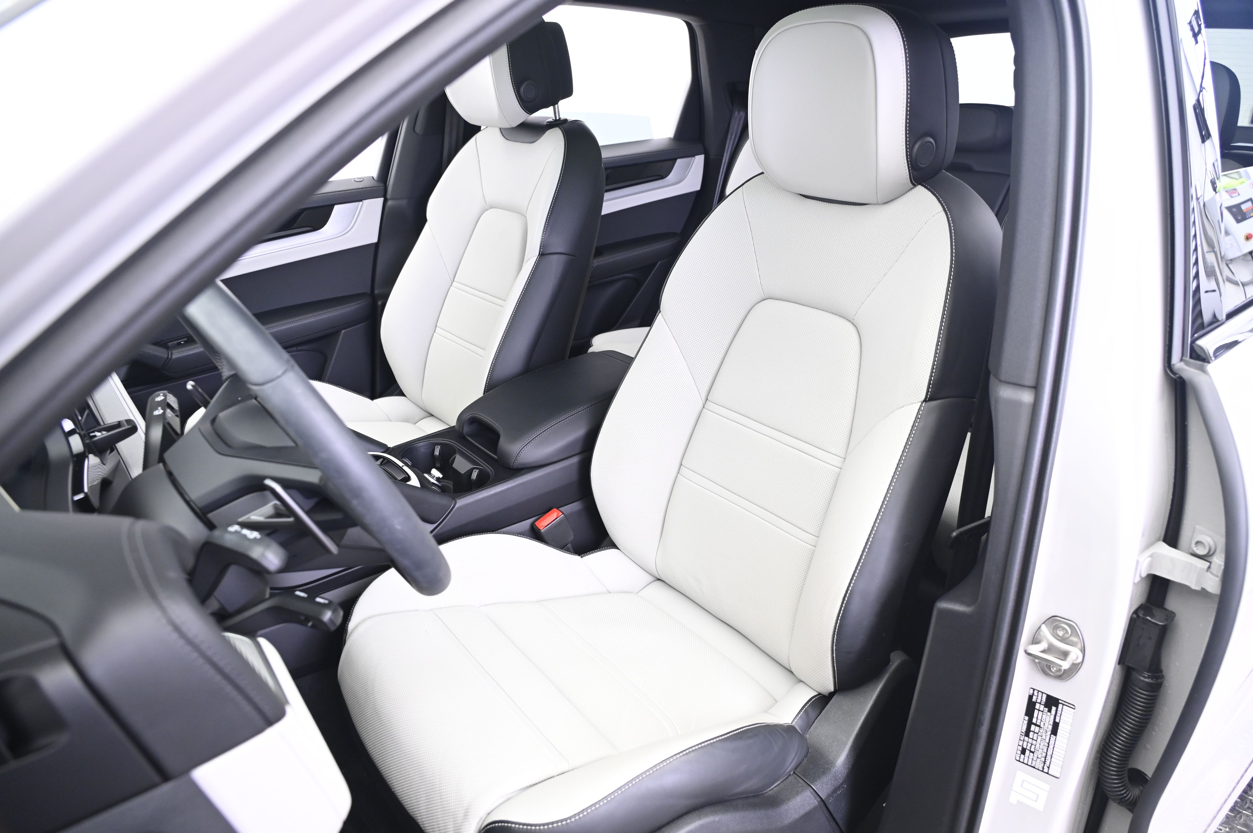 Thumbnail: 2025 Porsche Cayenne - 5