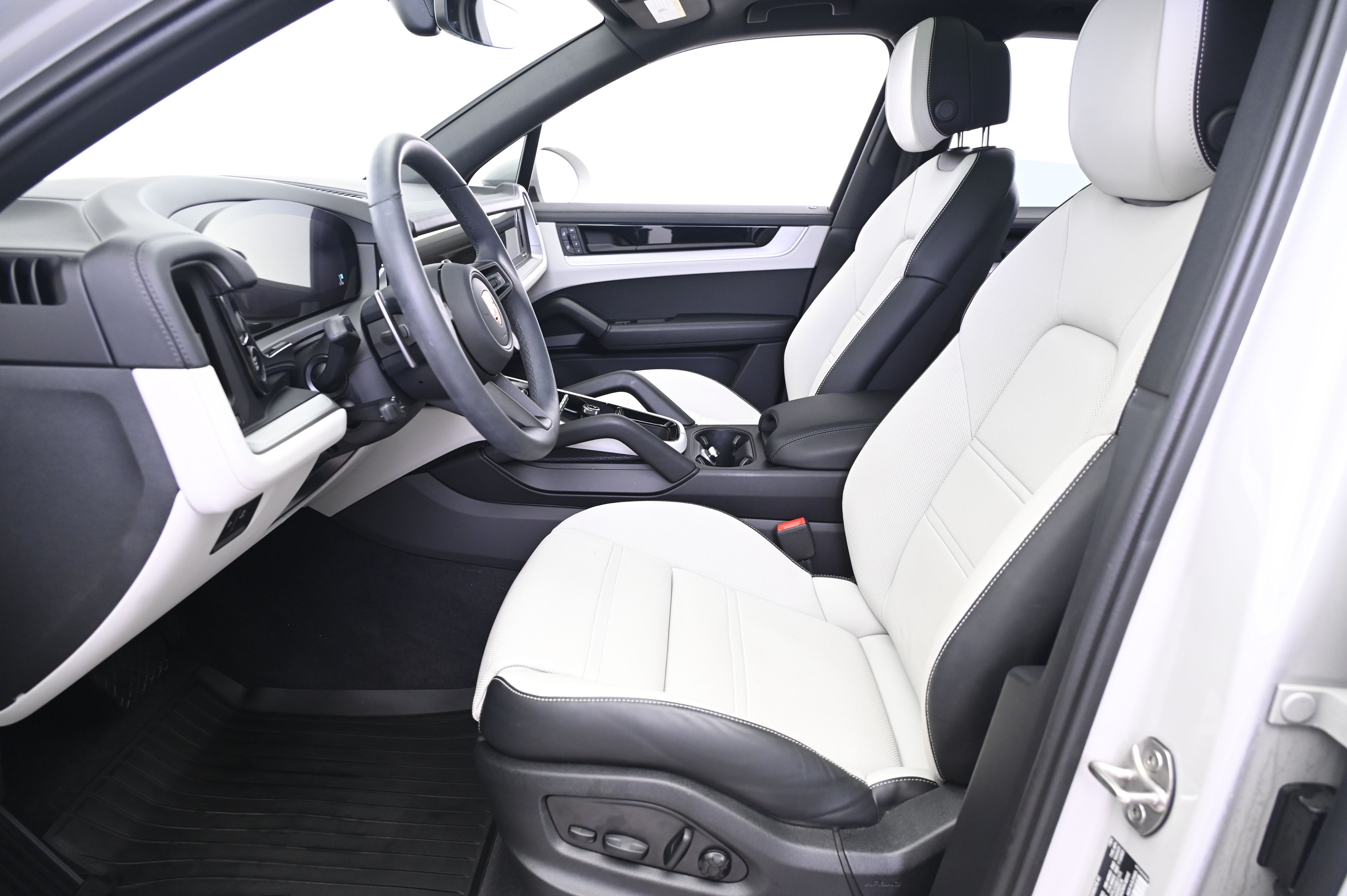 Thumbnail: 2025 Porsche Cayenne - 29