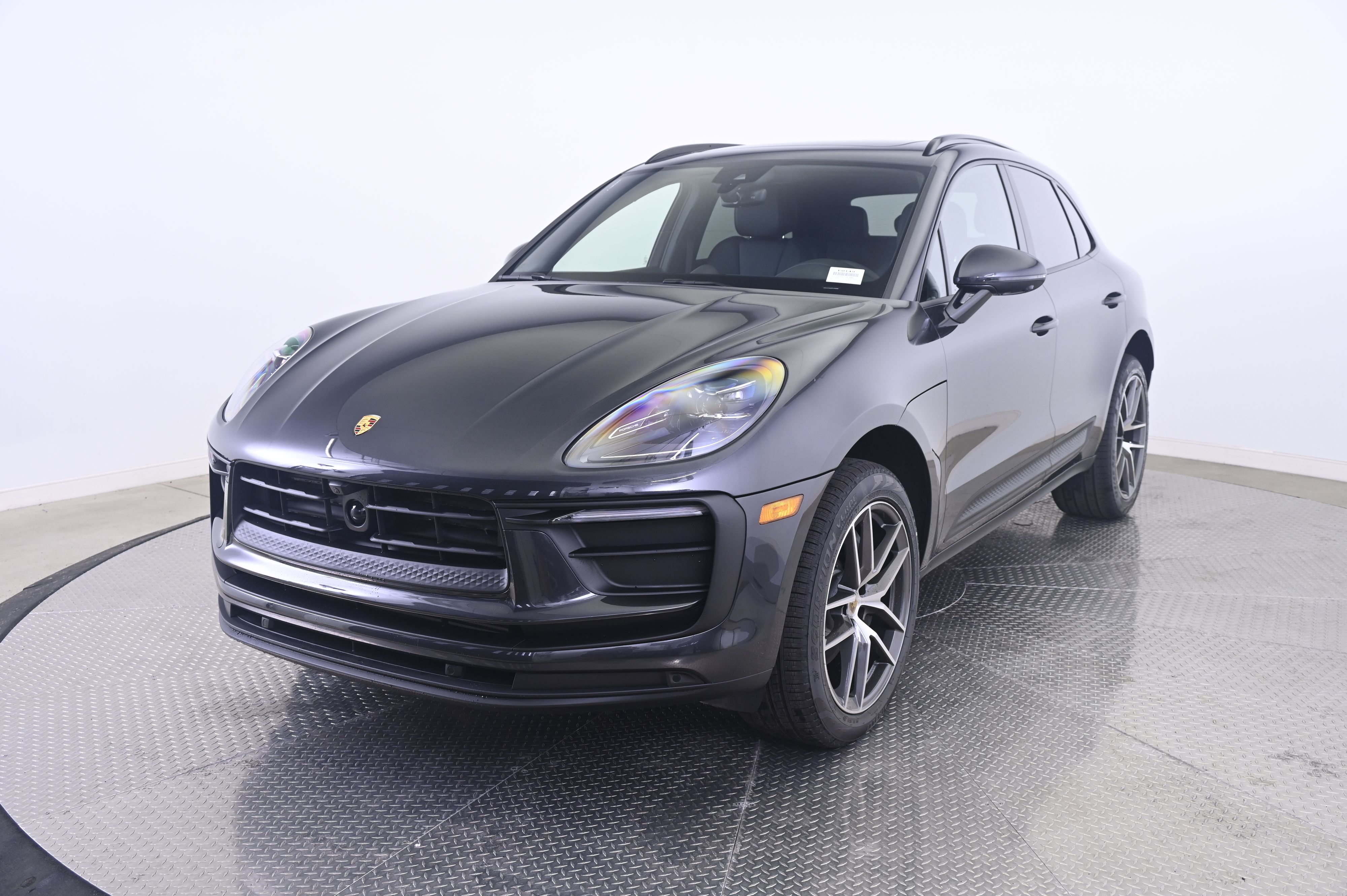 Thumbnail: 2026 Porsche Macan - 1