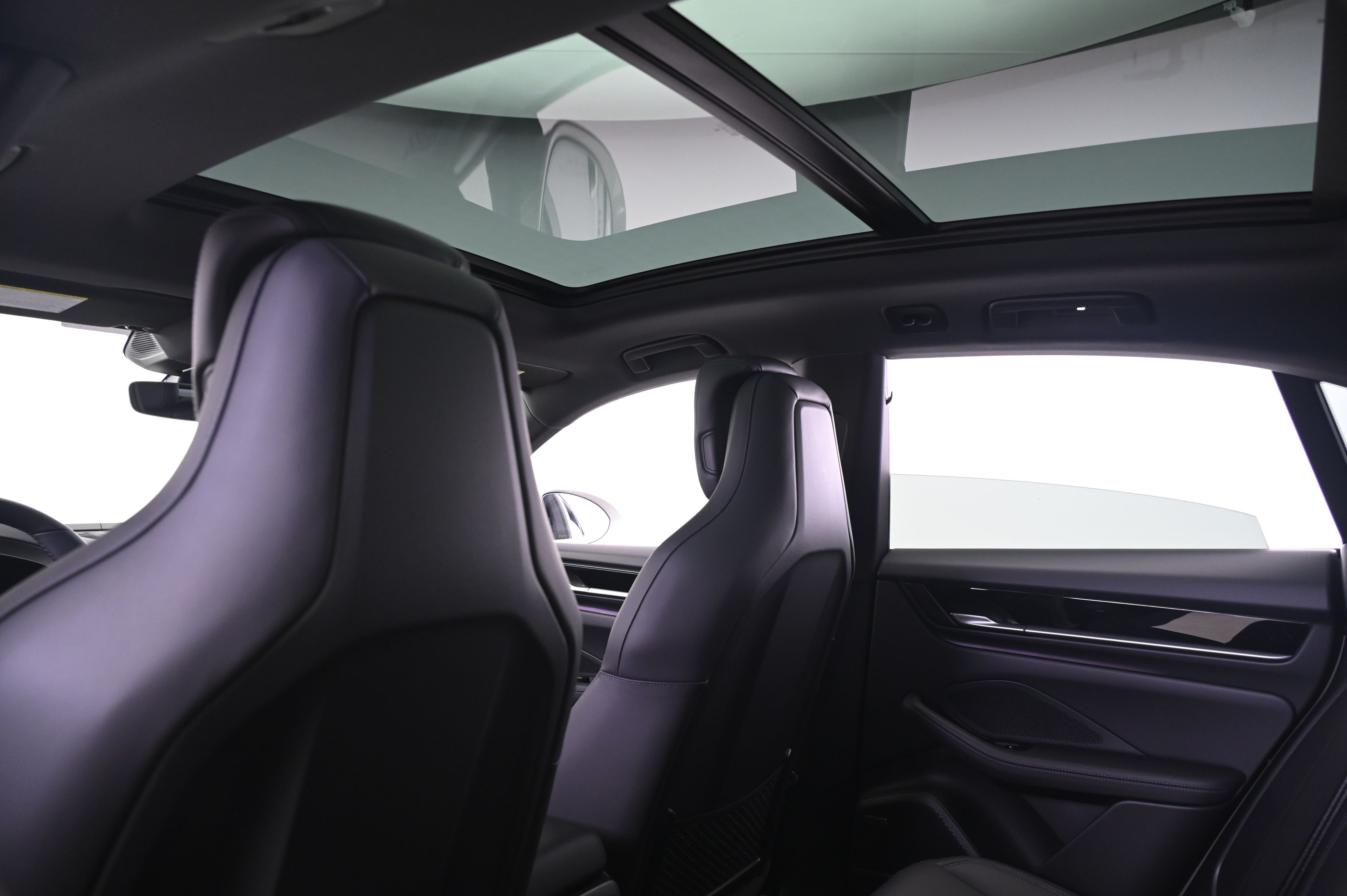 Thumbnail: 2026 Porsche Macan - 26