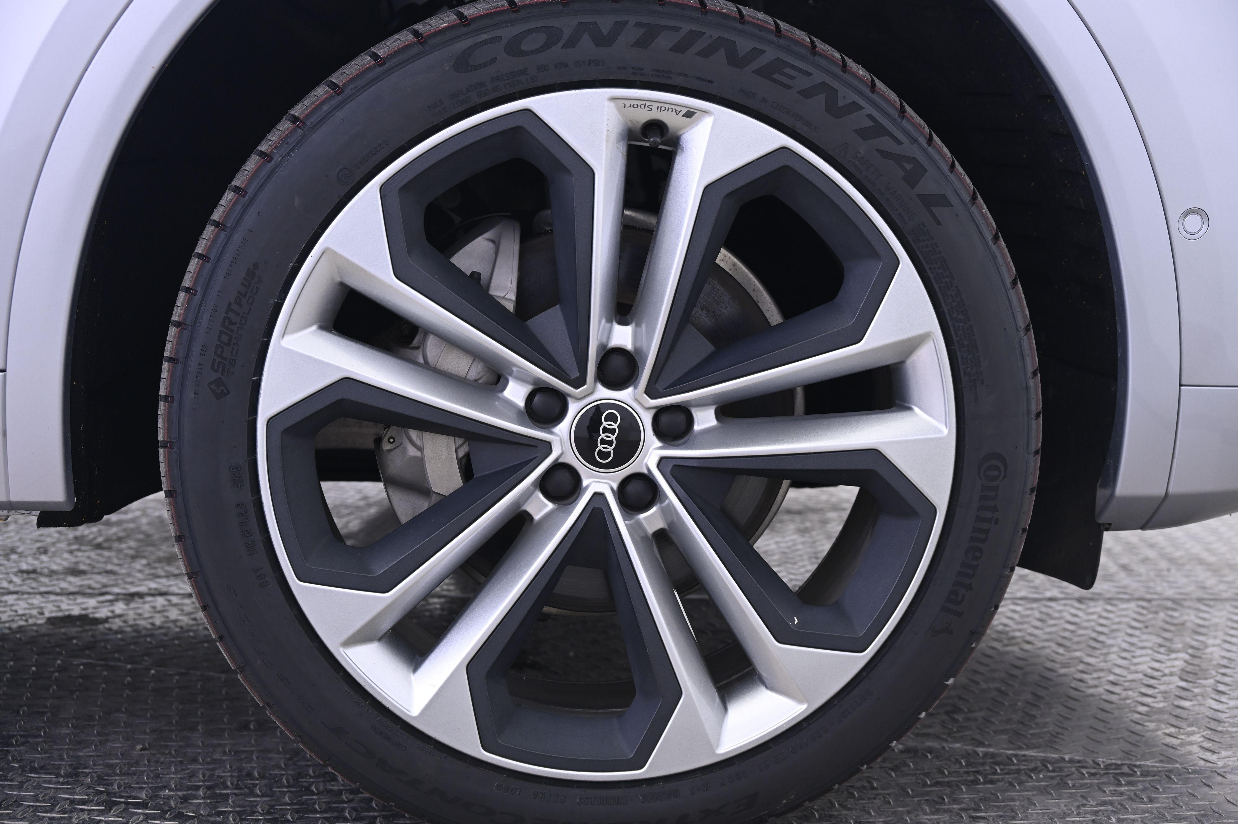 Thumbnail: 2023 Audi Q5 - 14