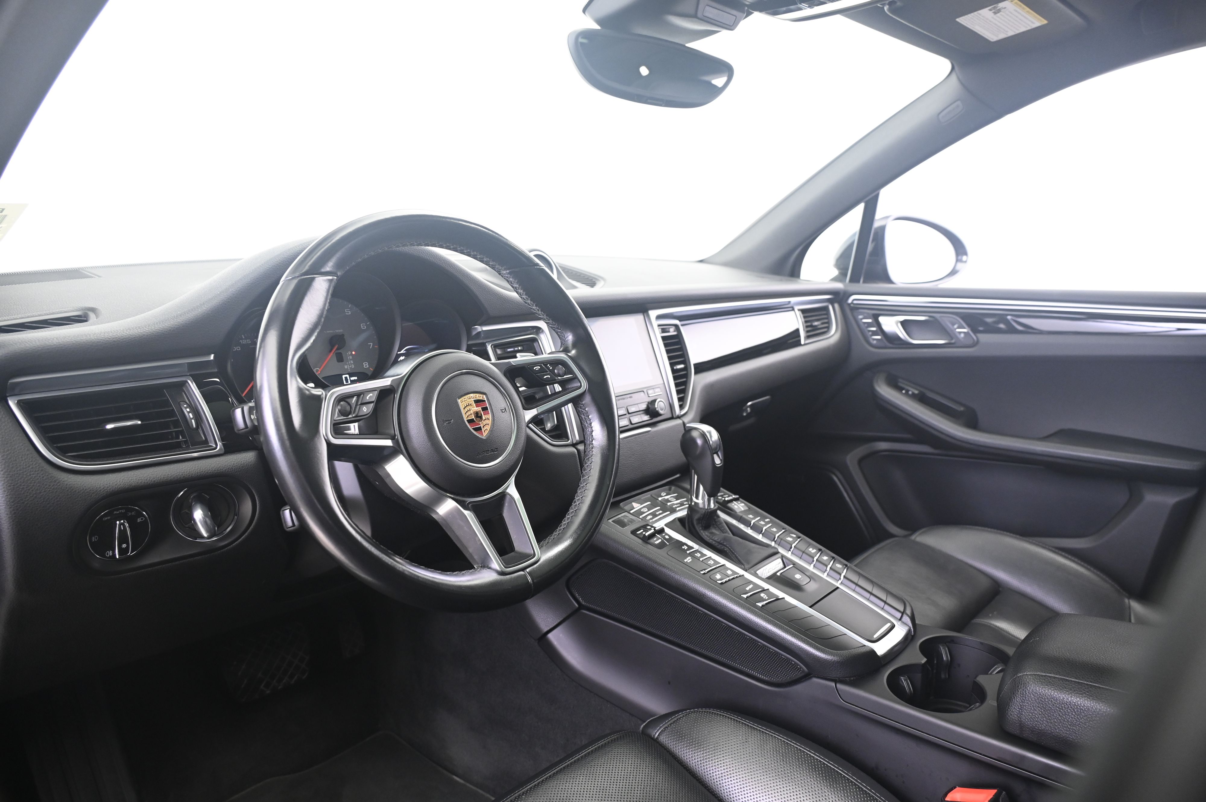 Thumbnail: 2018 Porsche Macan - 4