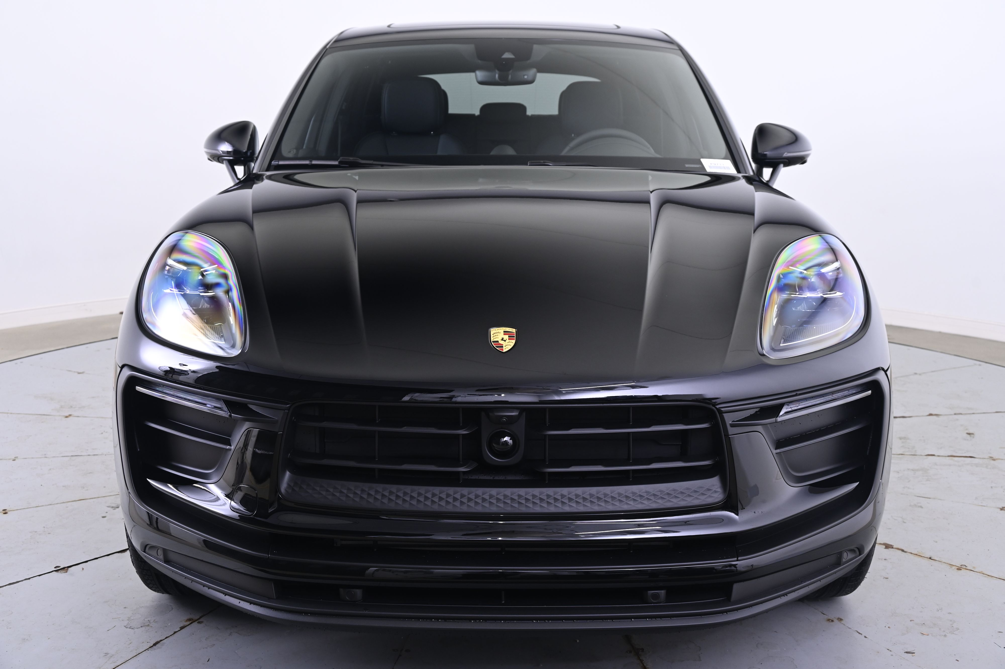 Thumbnail: 2026 Porsche Macan - 10