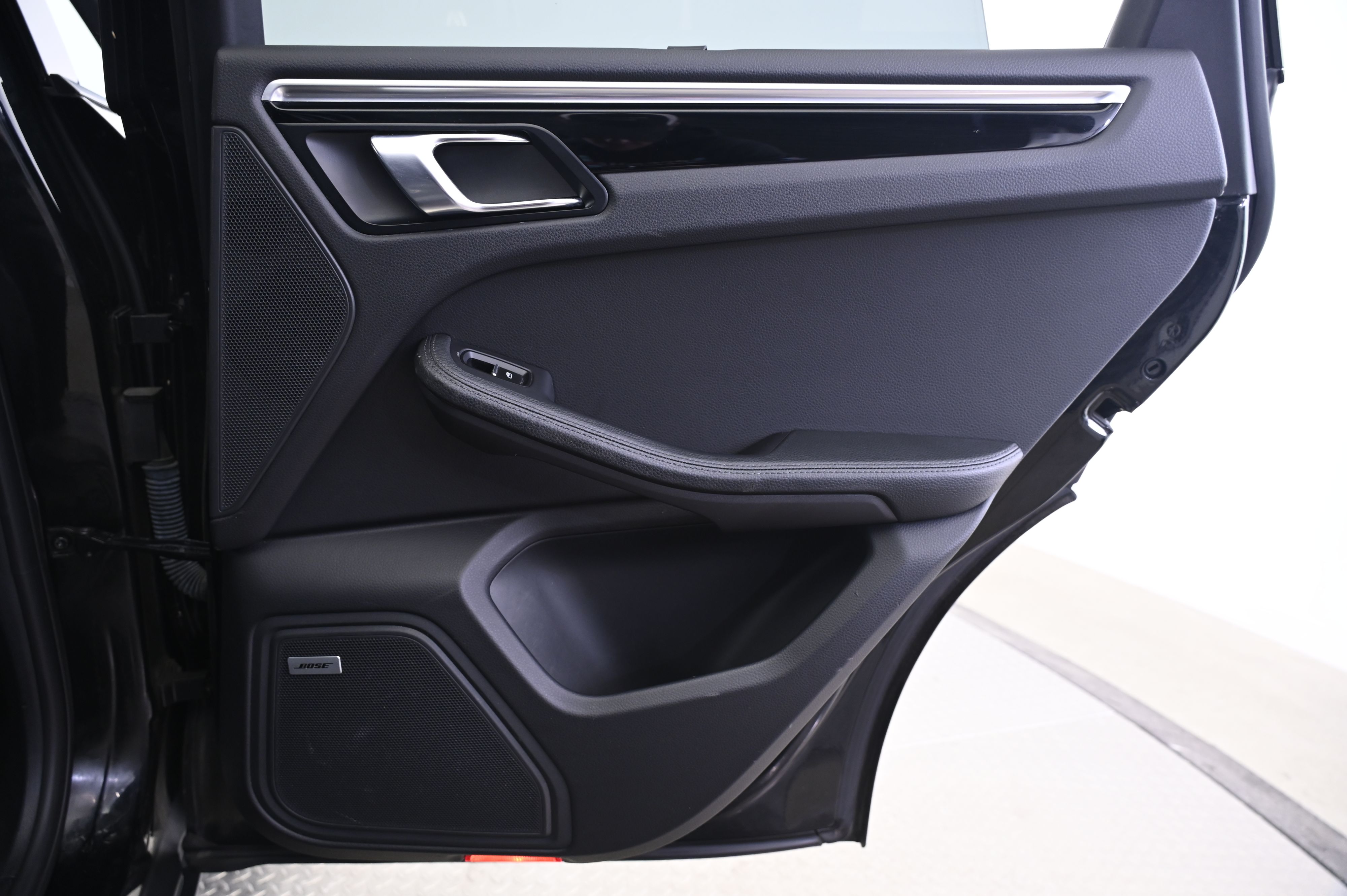 Thumbnail: 2019 Porsche Macan - 16