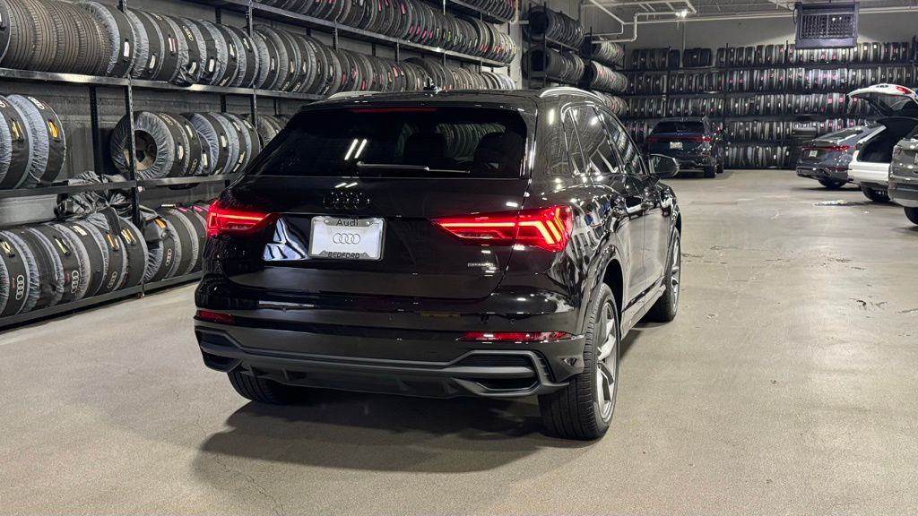 Thumbnail: 2025 Audi Q3 - 6