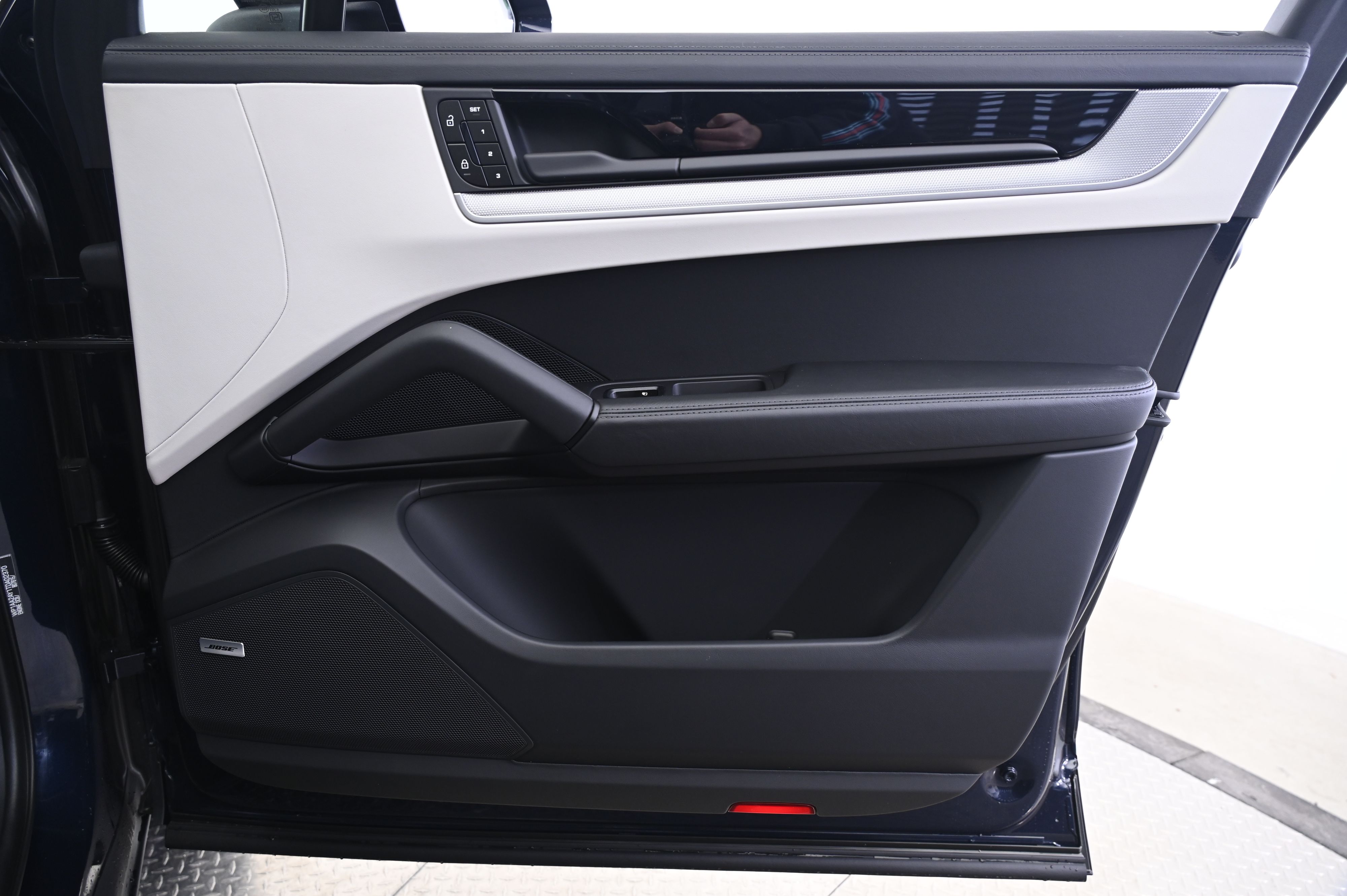 Thumbnail: 2026 Porsche Cayenne - 20