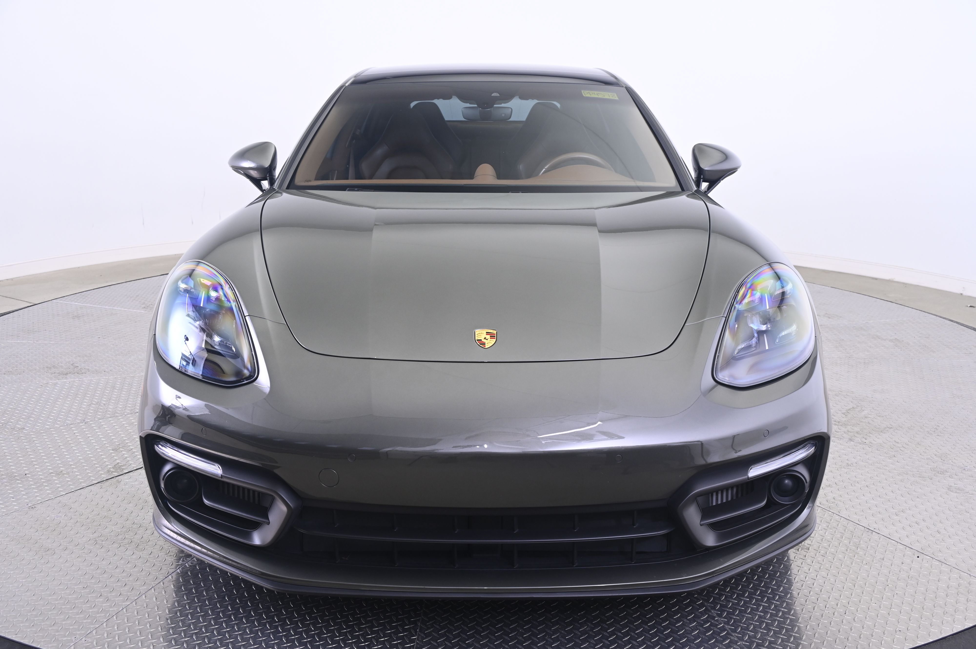 Thumbnail: 2023 Porsche Panamera - 10