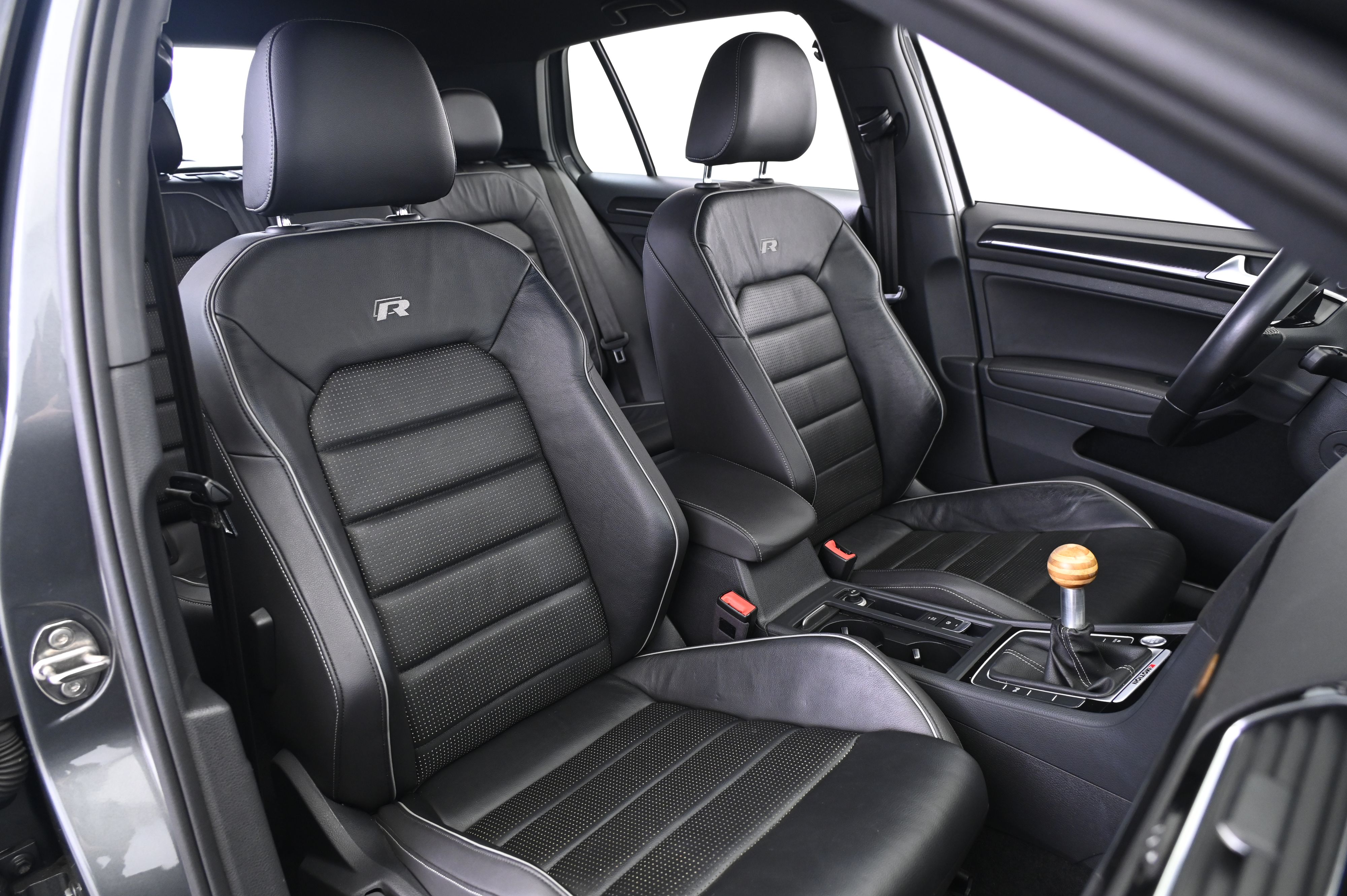 Thumbnail: 2018 Volkswagen Golf - 24