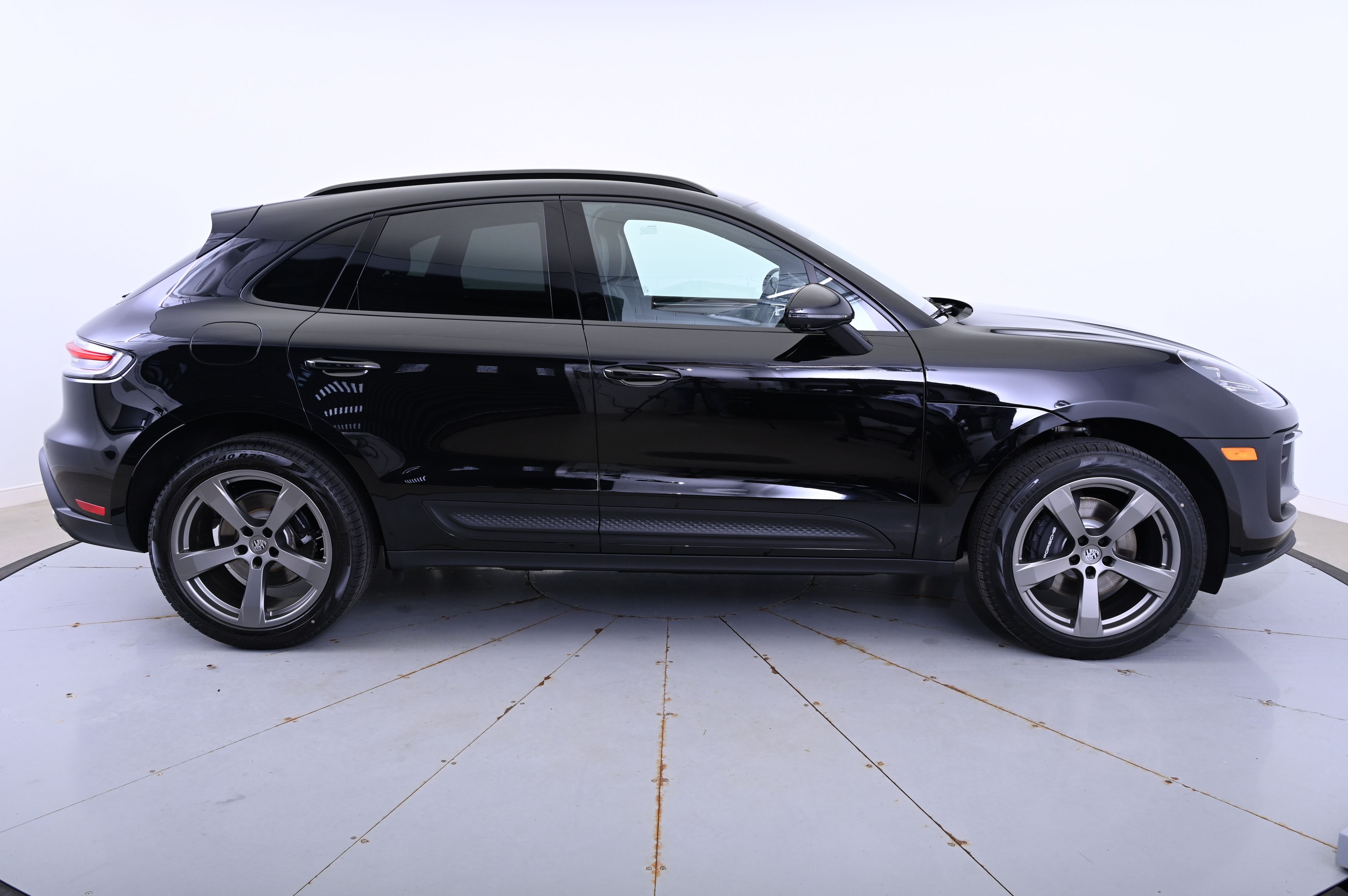 Thumbnail: 2025 Porsche Macan - 8