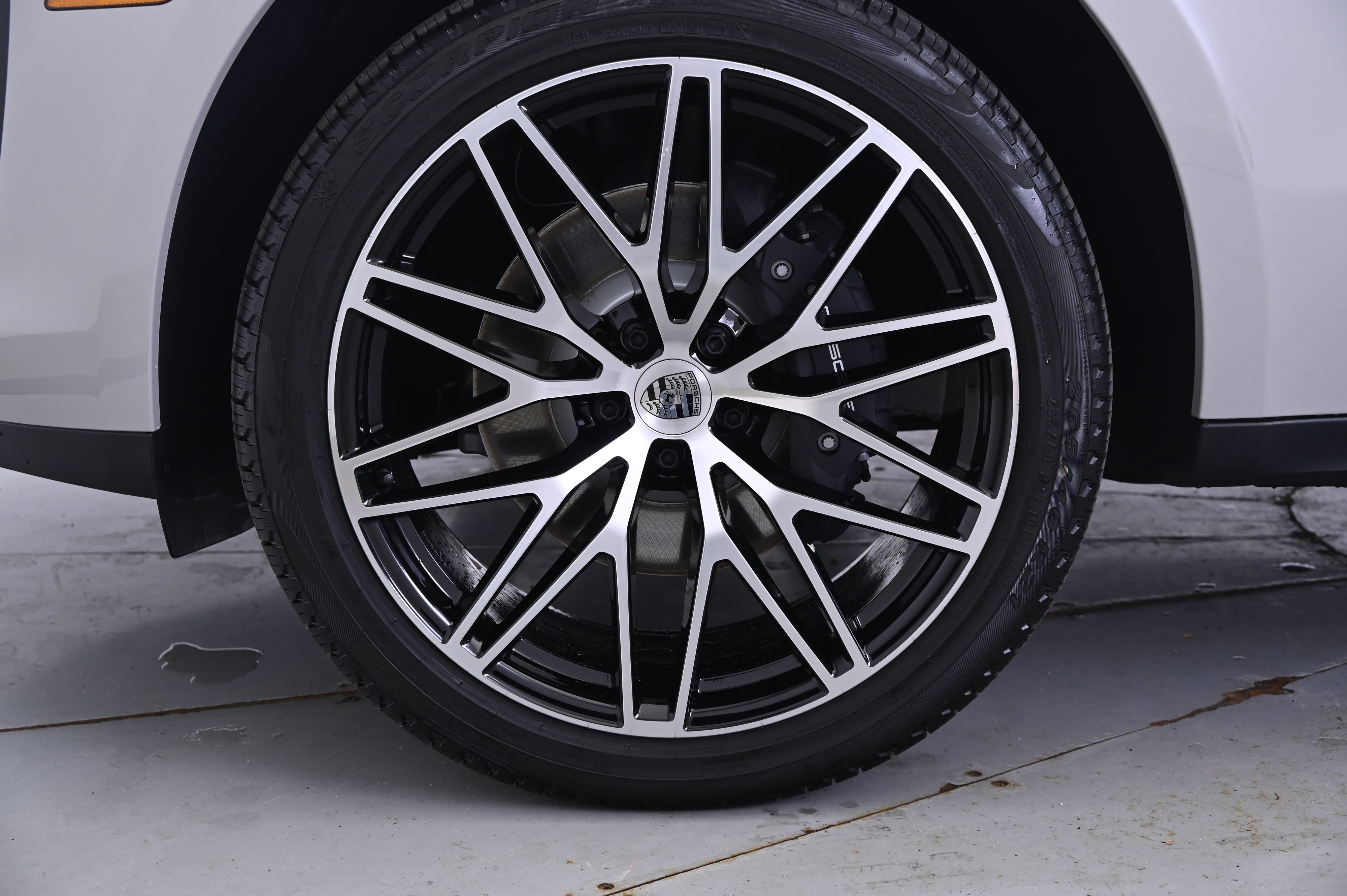 Thumbnail: 2026 Porsche Macan - 11