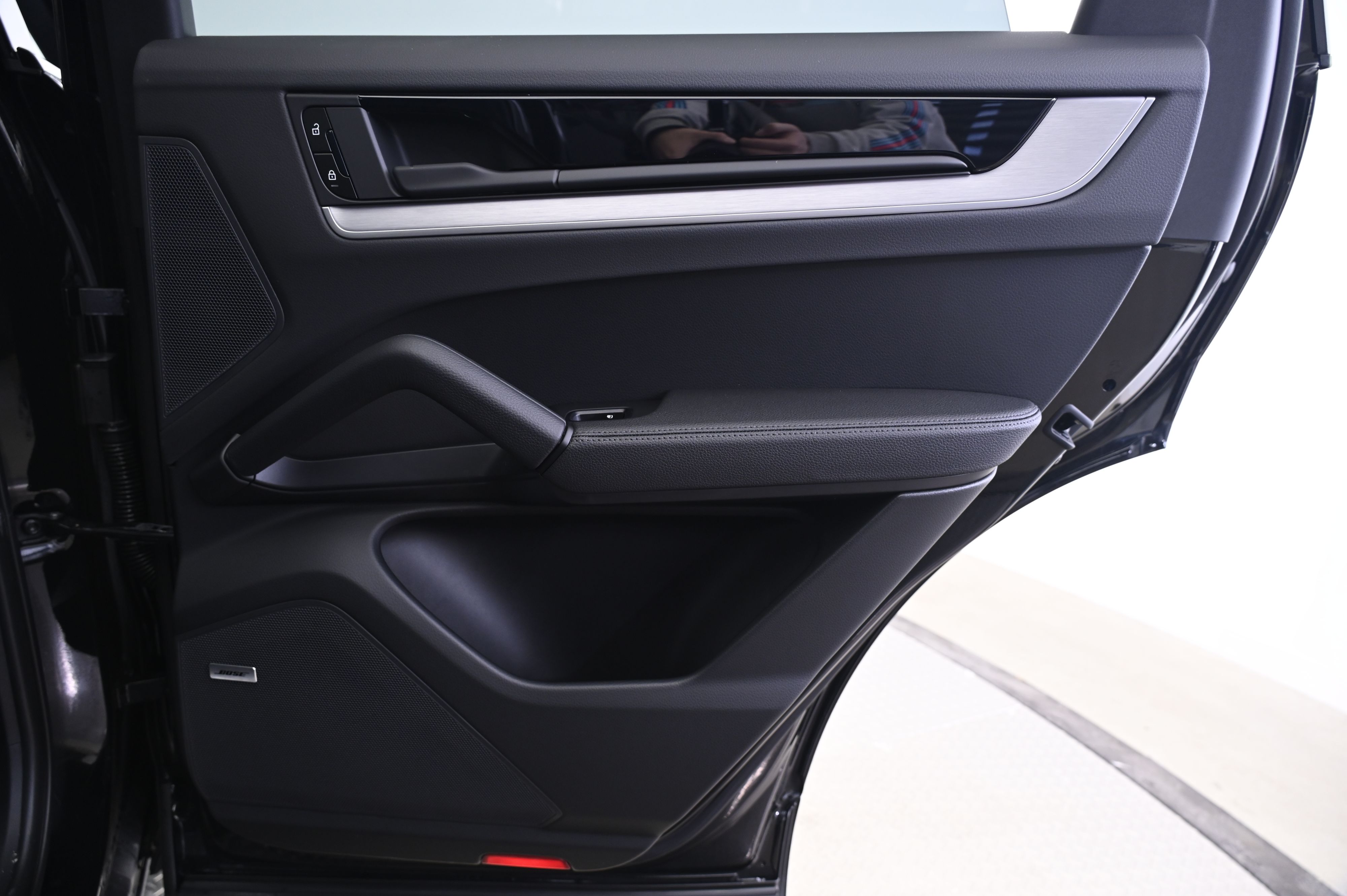 Thumbnail: 2026 Porsche Cayenne - 16