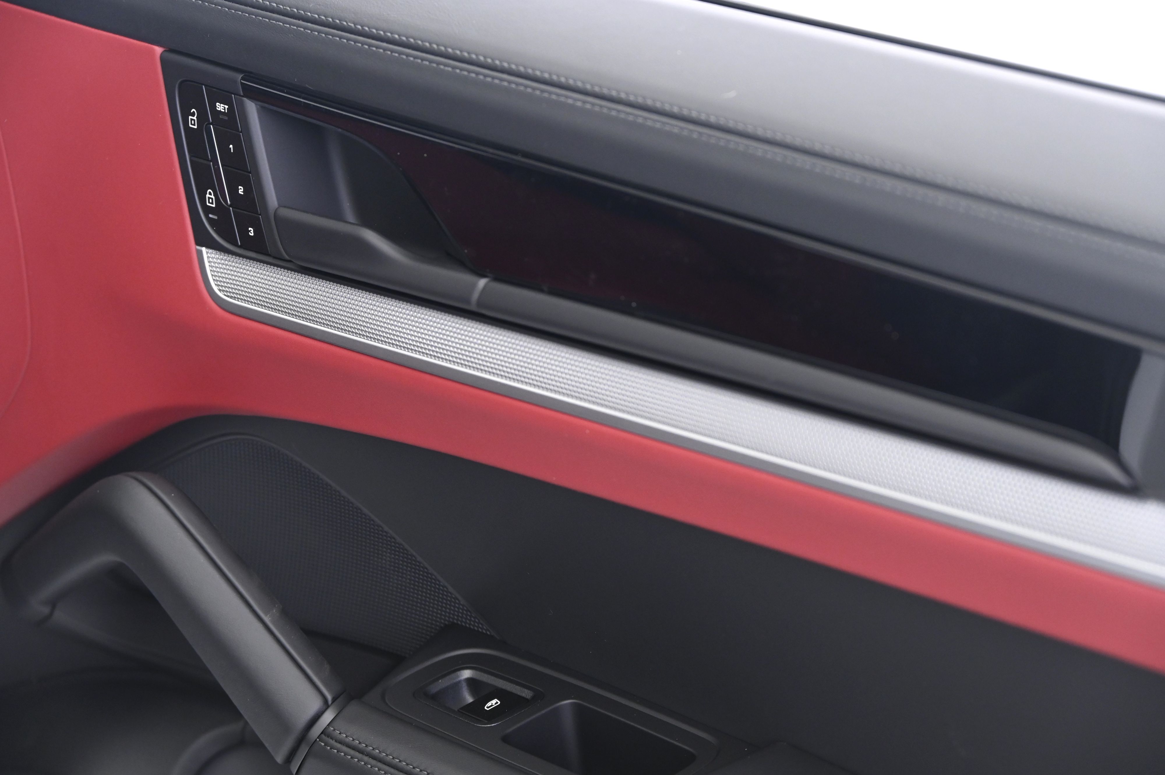 Thumbnail: 2026 Porsche Cayenne - 21