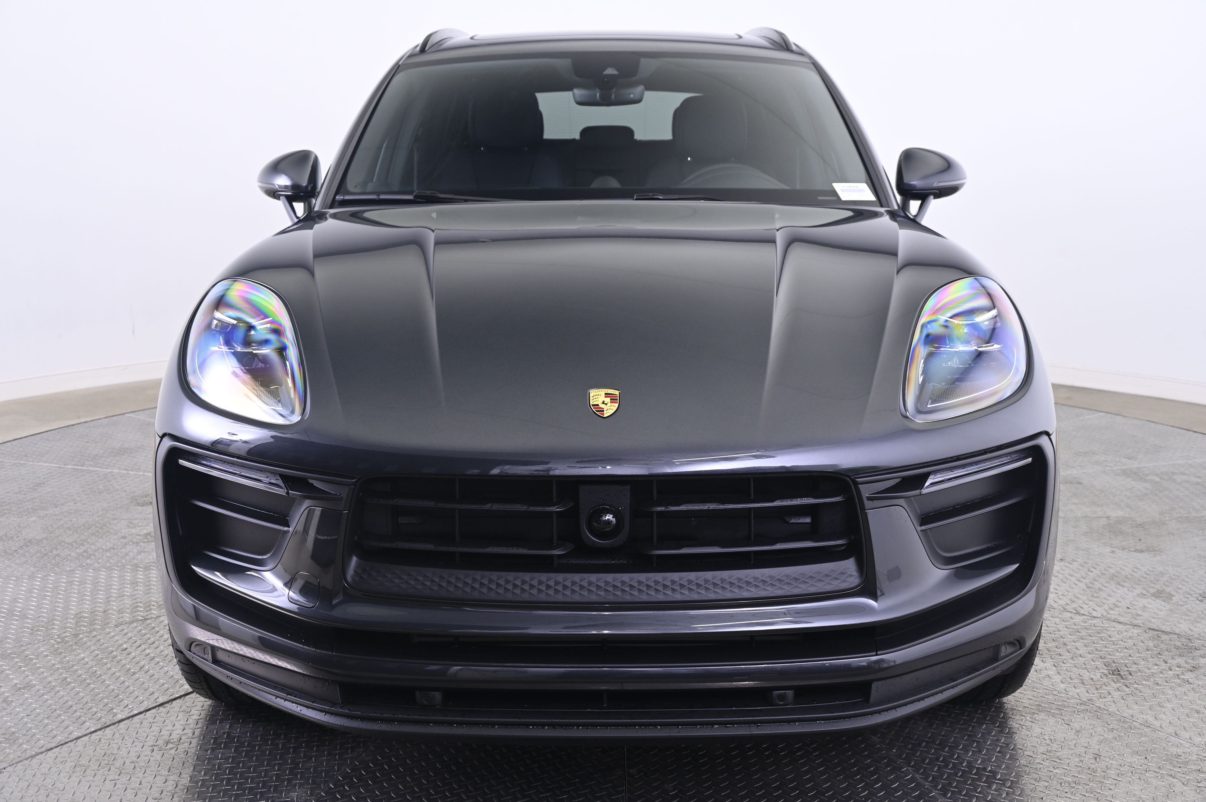 Thumbnail: 2026 Porsche Macan - 10