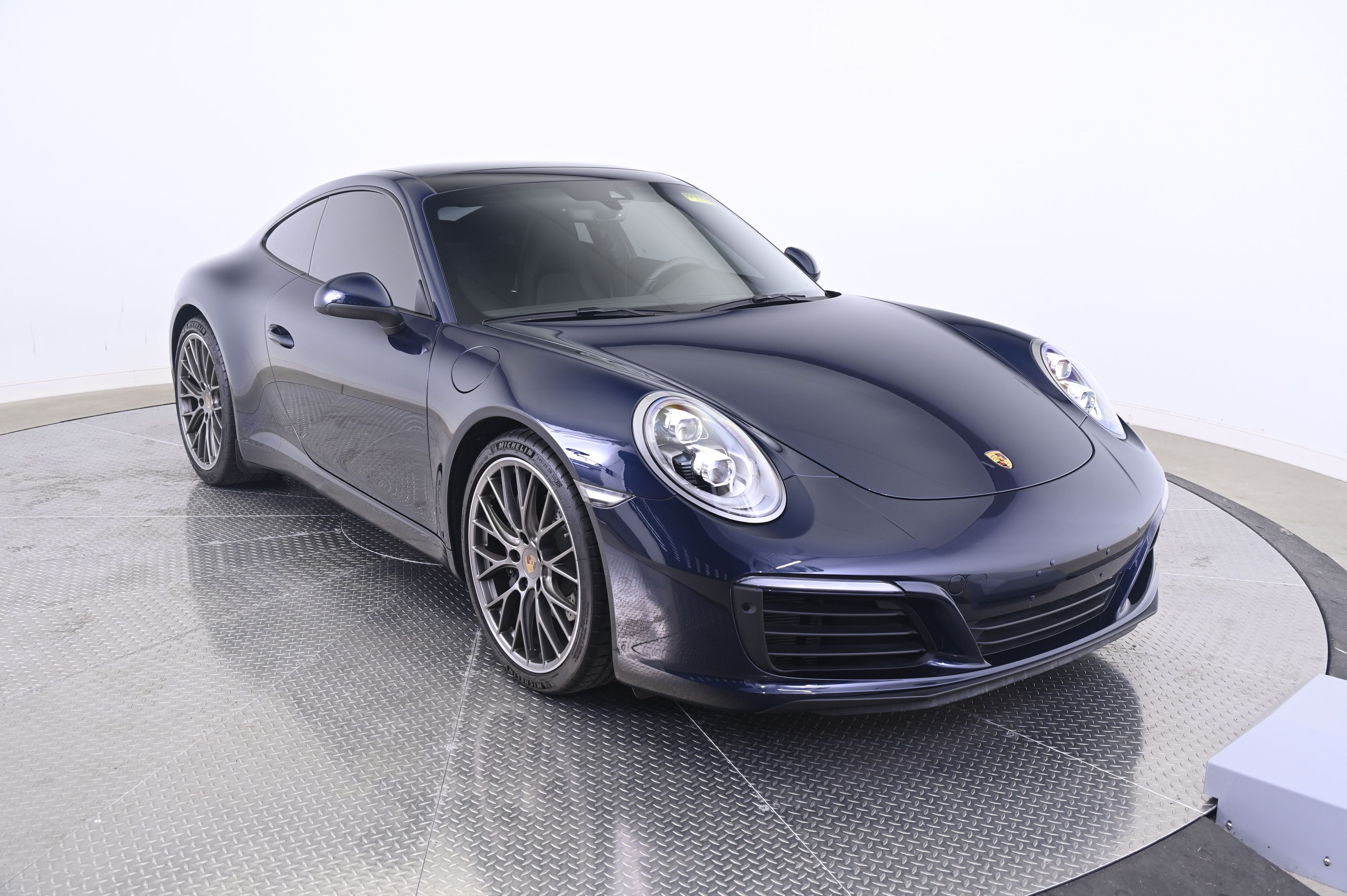 Thumbnail: 2019 Porsche 911 - 9