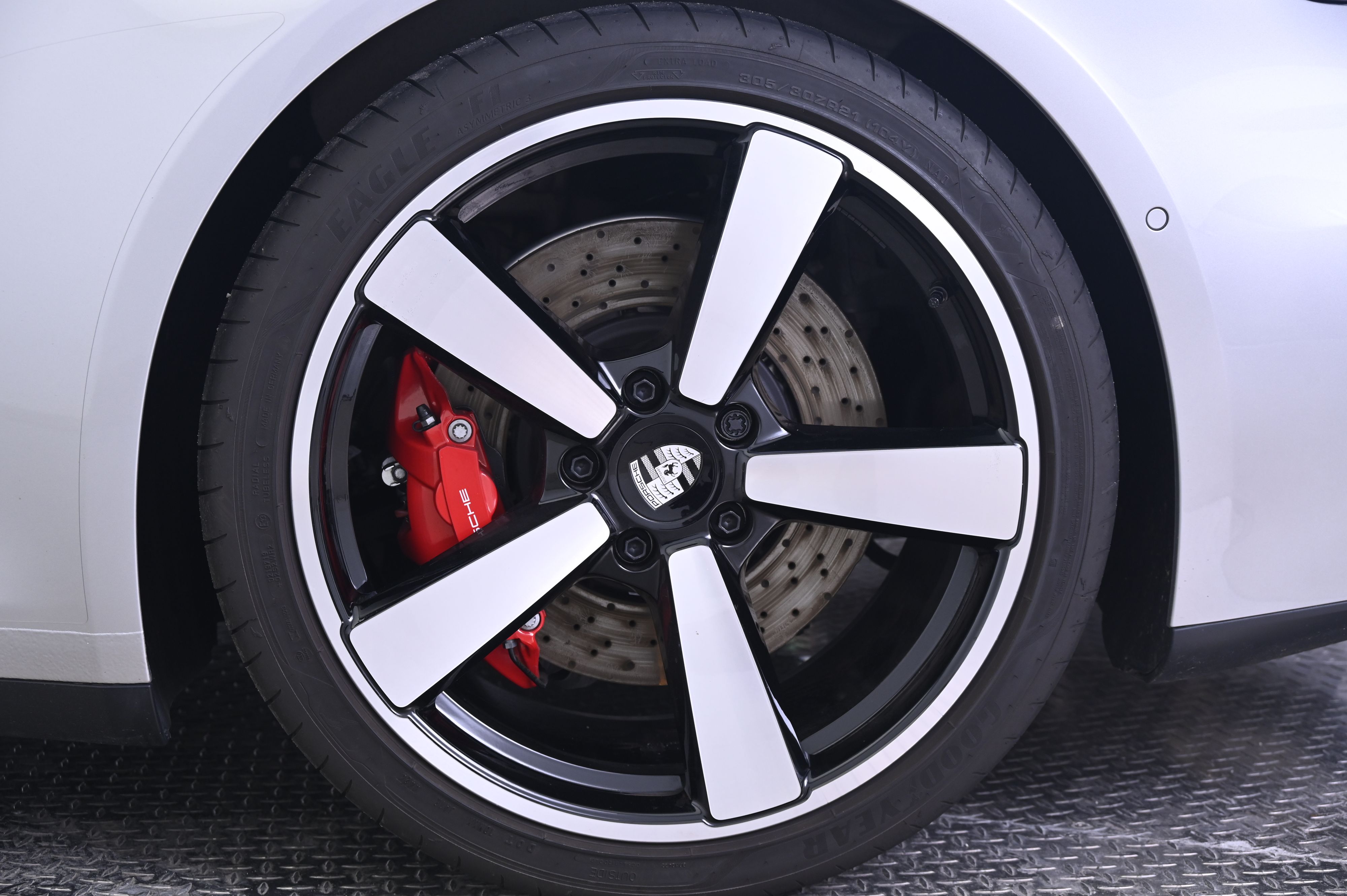 Thumbnail: 2025 Porsche 911 - 12