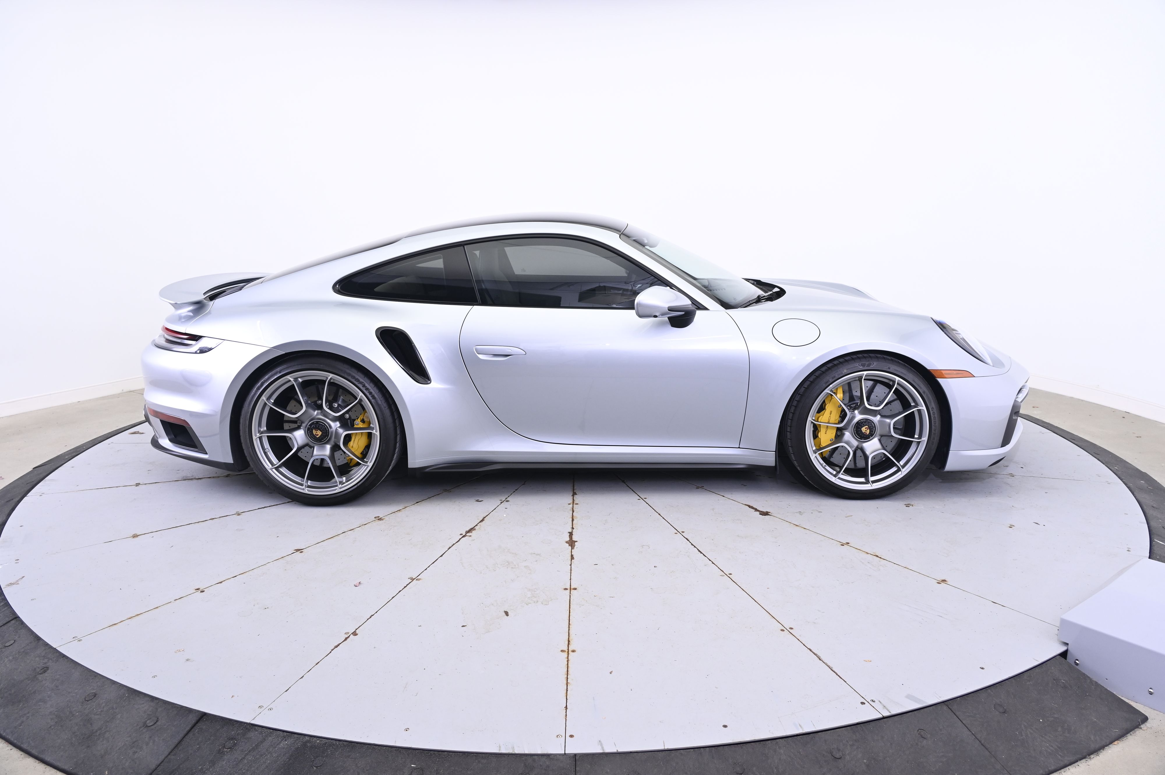Thumbnail: 2021 Porsche 911 - 8