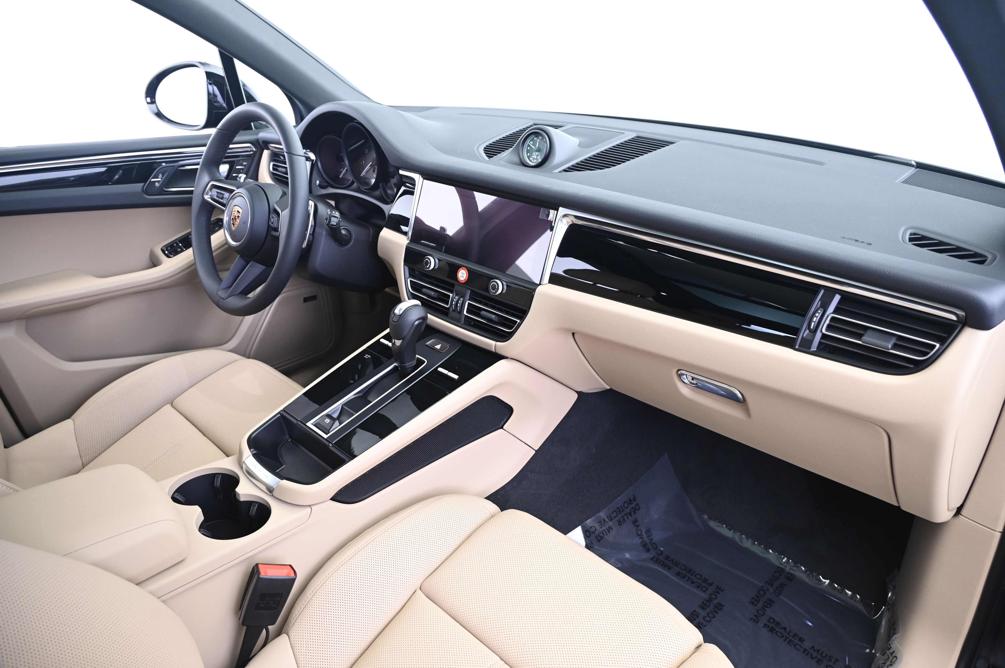 Thumbnail: 2026 Porsche Macan - 22