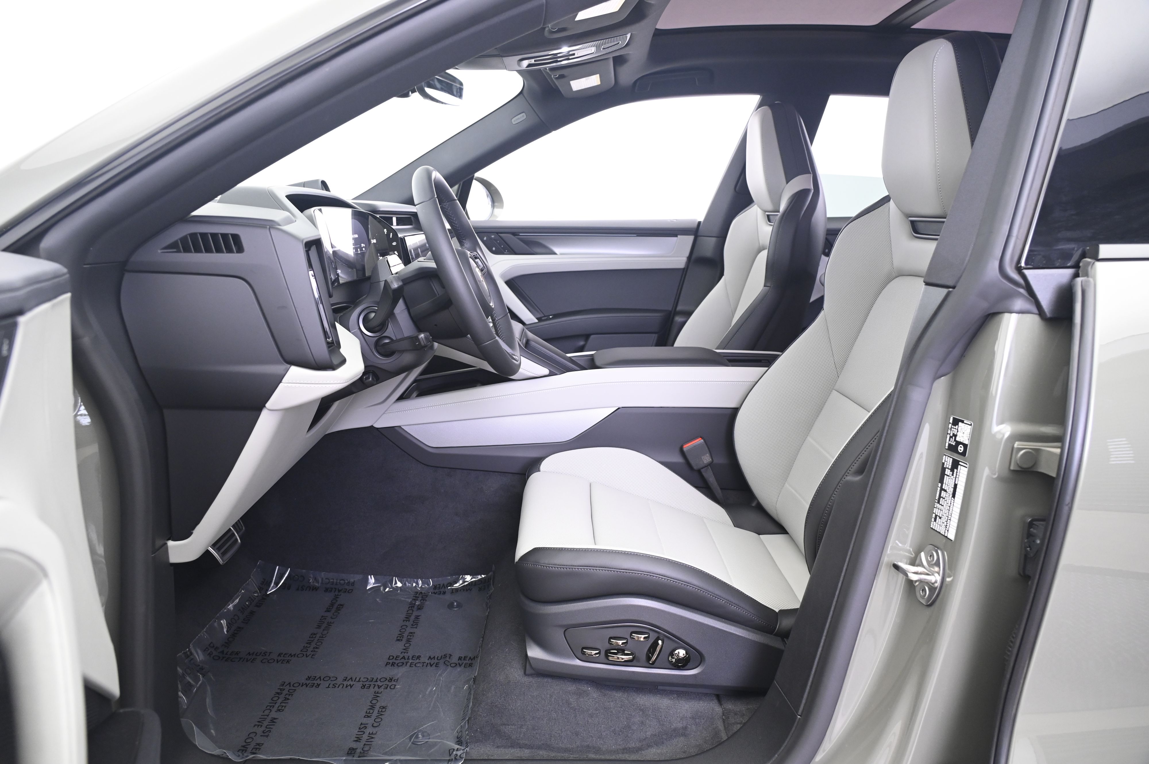 Thumbnail: 2026 Porsche Cayenne - 30