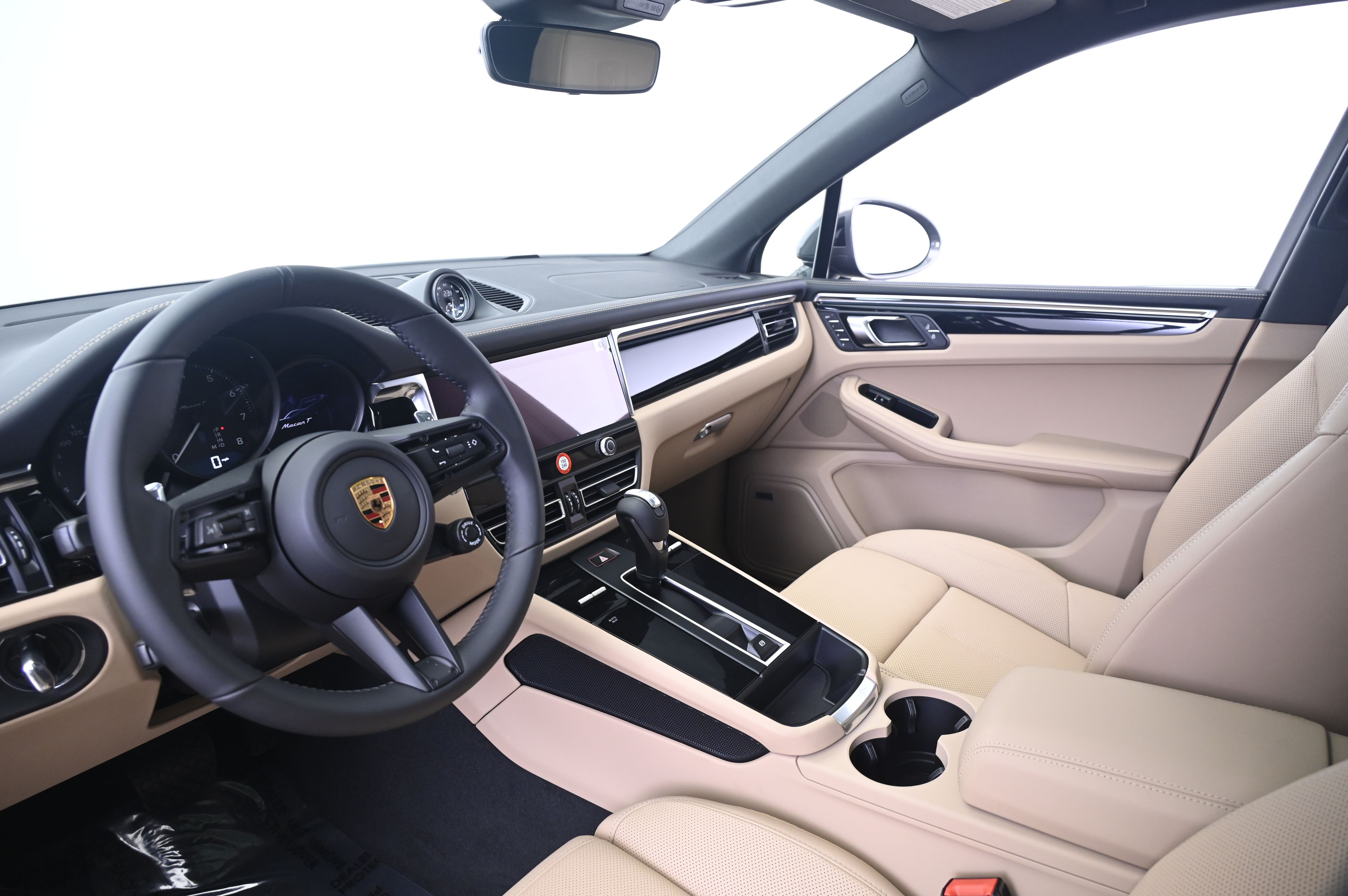Thumbnail: 2026 Porsche Macan - 28