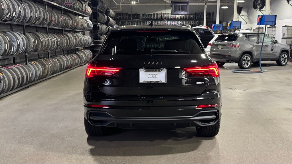 Thumbnail: 2025 Audi Q3 - 5