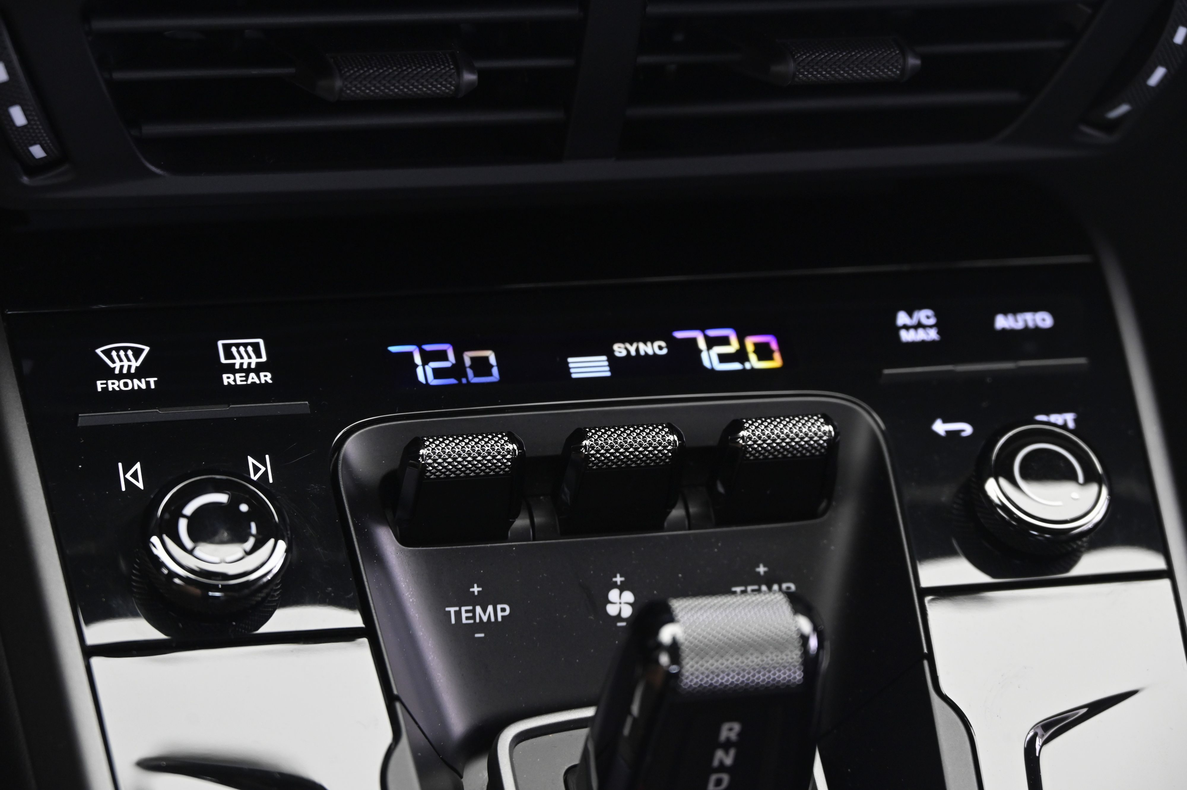 Thumbnail: 2025 Porsche 911 - 31