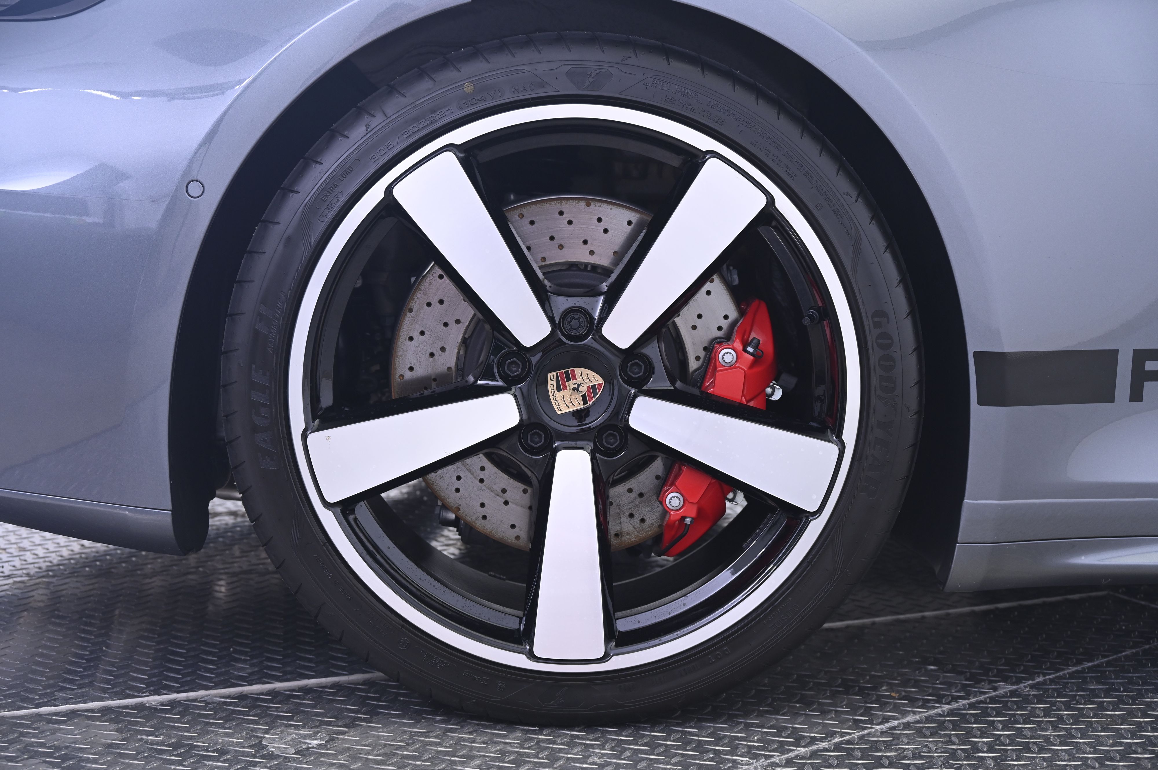Thumbnail: 2026 Porsche 911 - 17