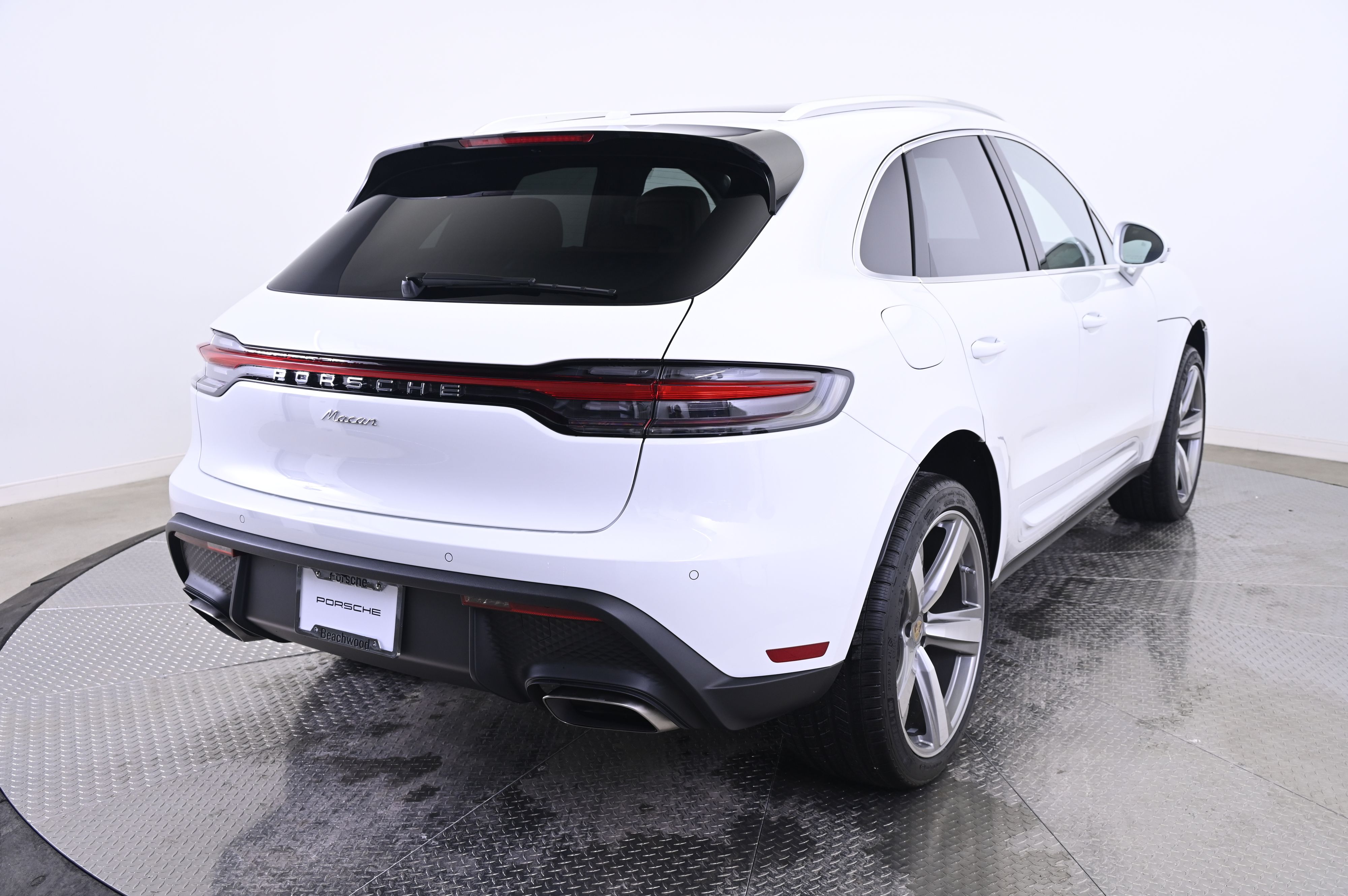 Thumbnail: 2026 Porsche Macan - 7