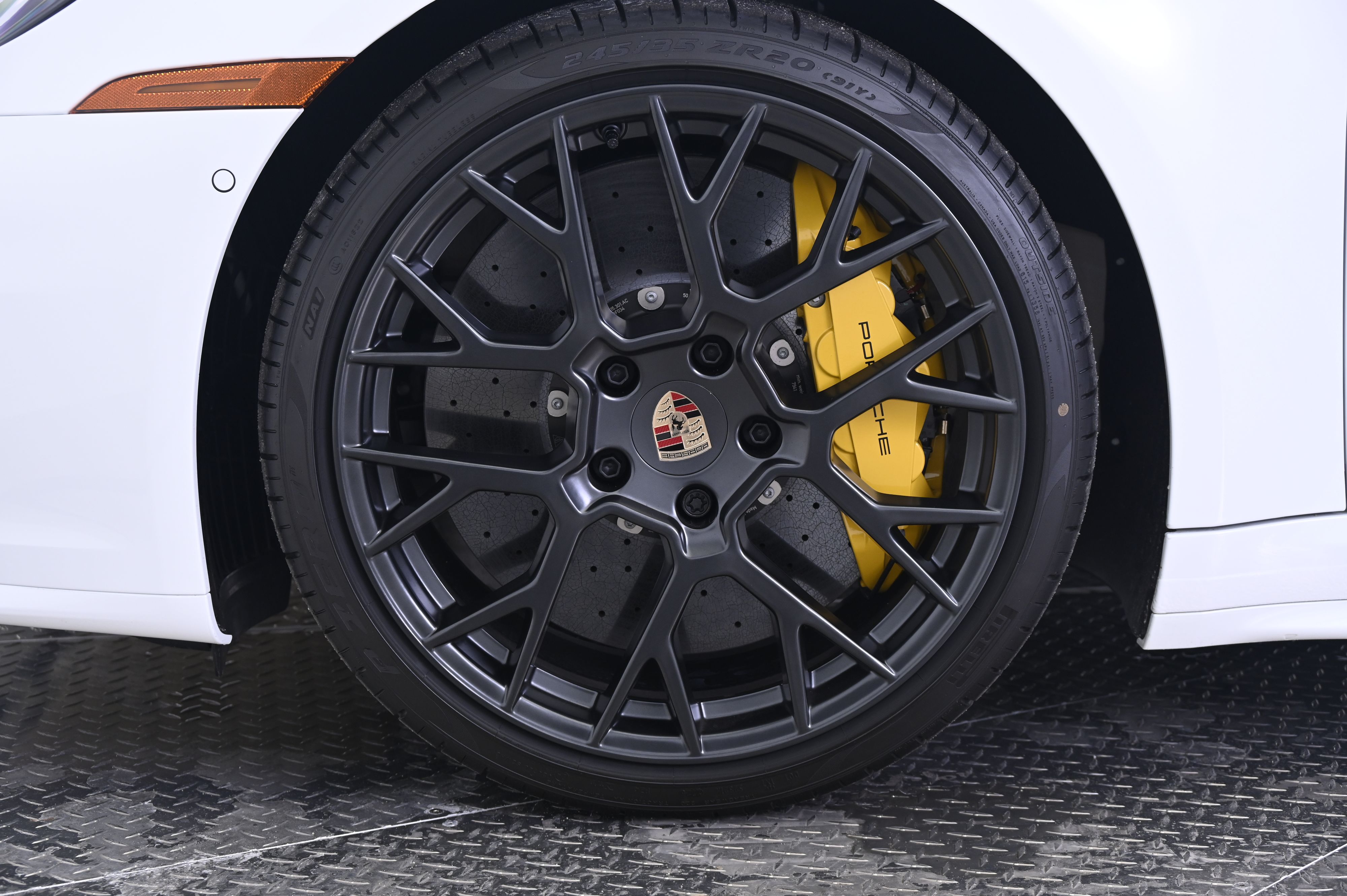 Thumbnail: 2026 Porsche 911 - 14