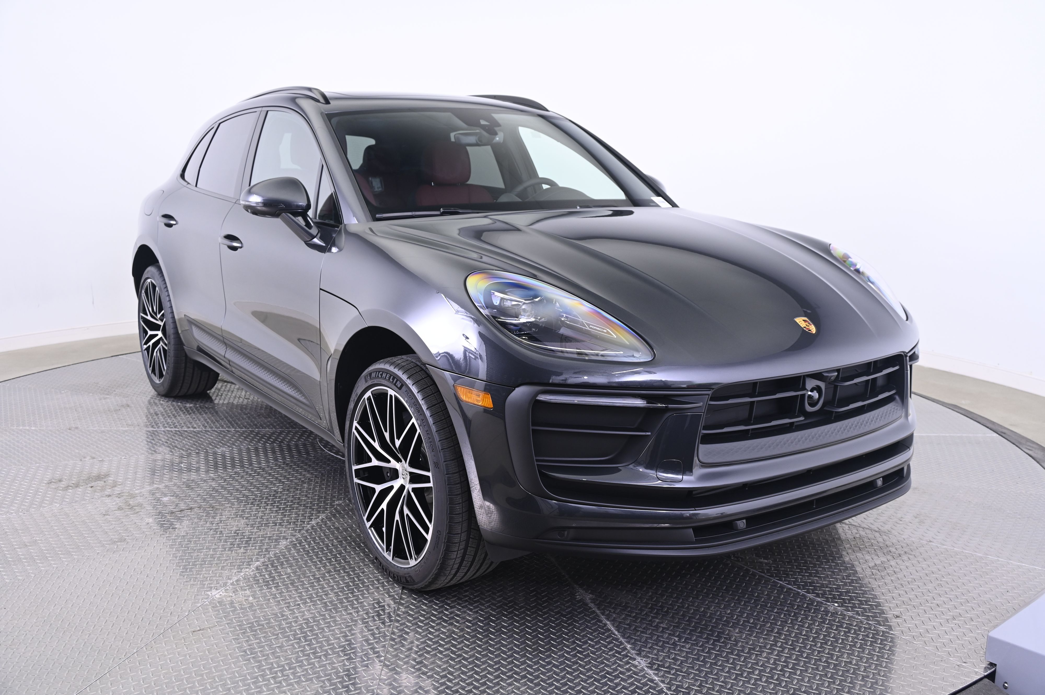 Thumbnail: 2026 Porsche Macan - 9