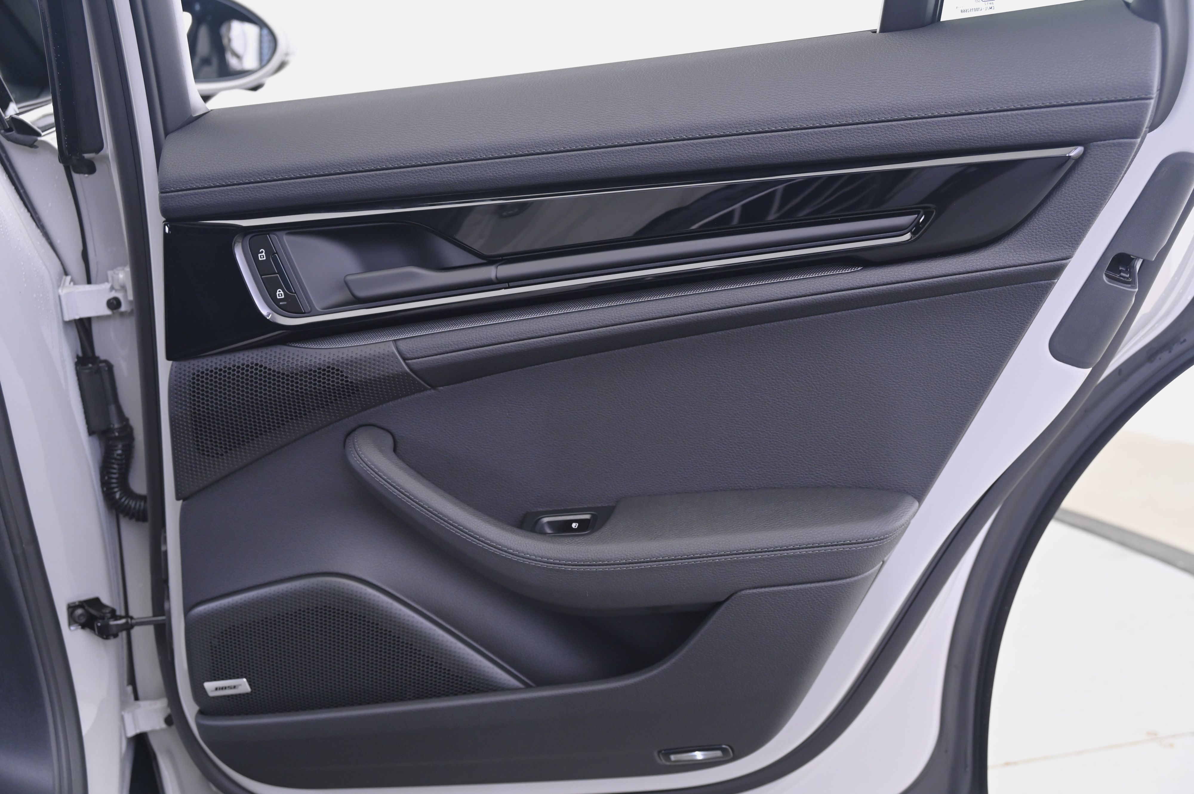 Thumbnail: 2026 Porsche Panamera - 16