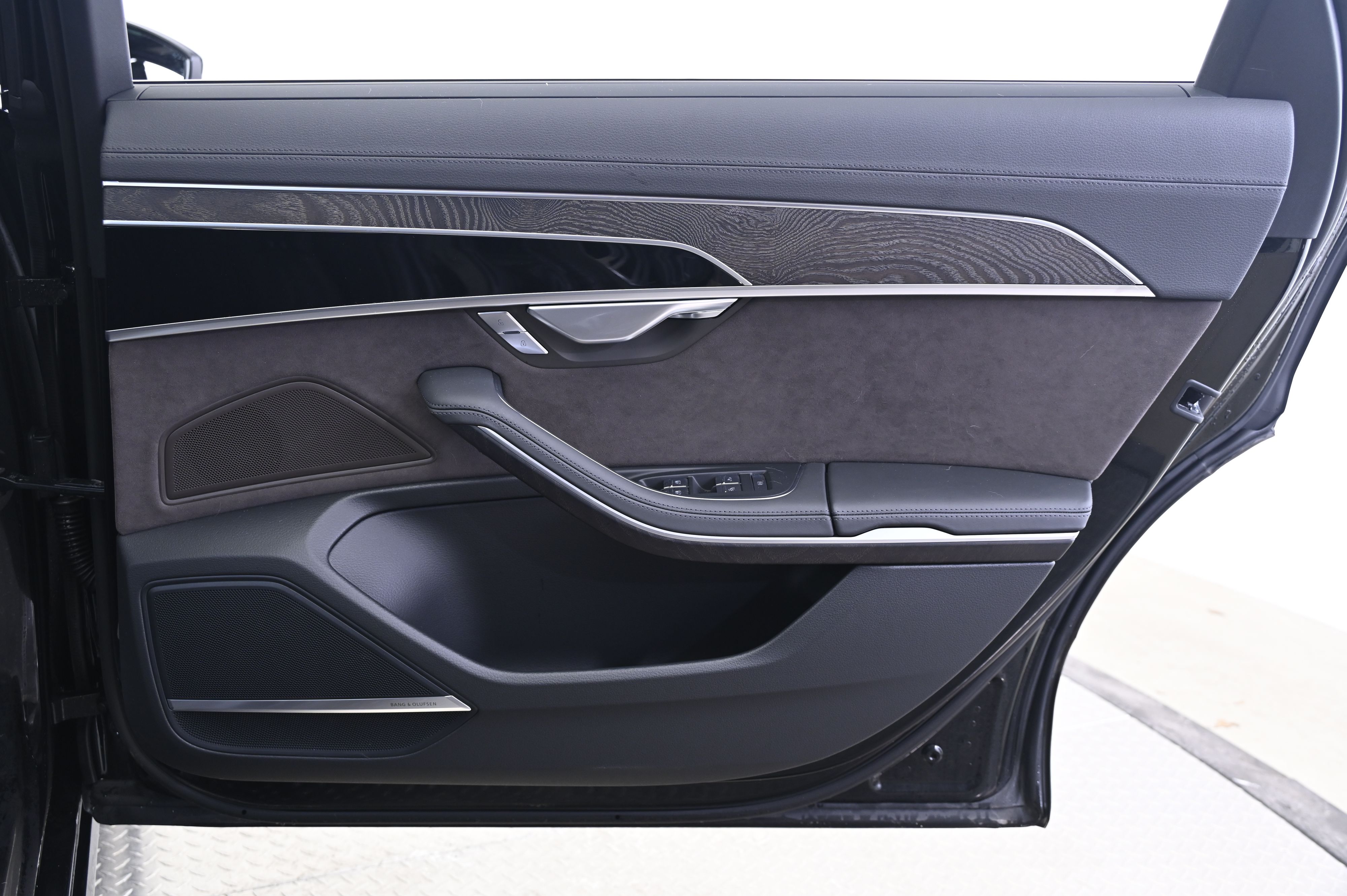 Thumbnail: 2023 Audi A8 - 16