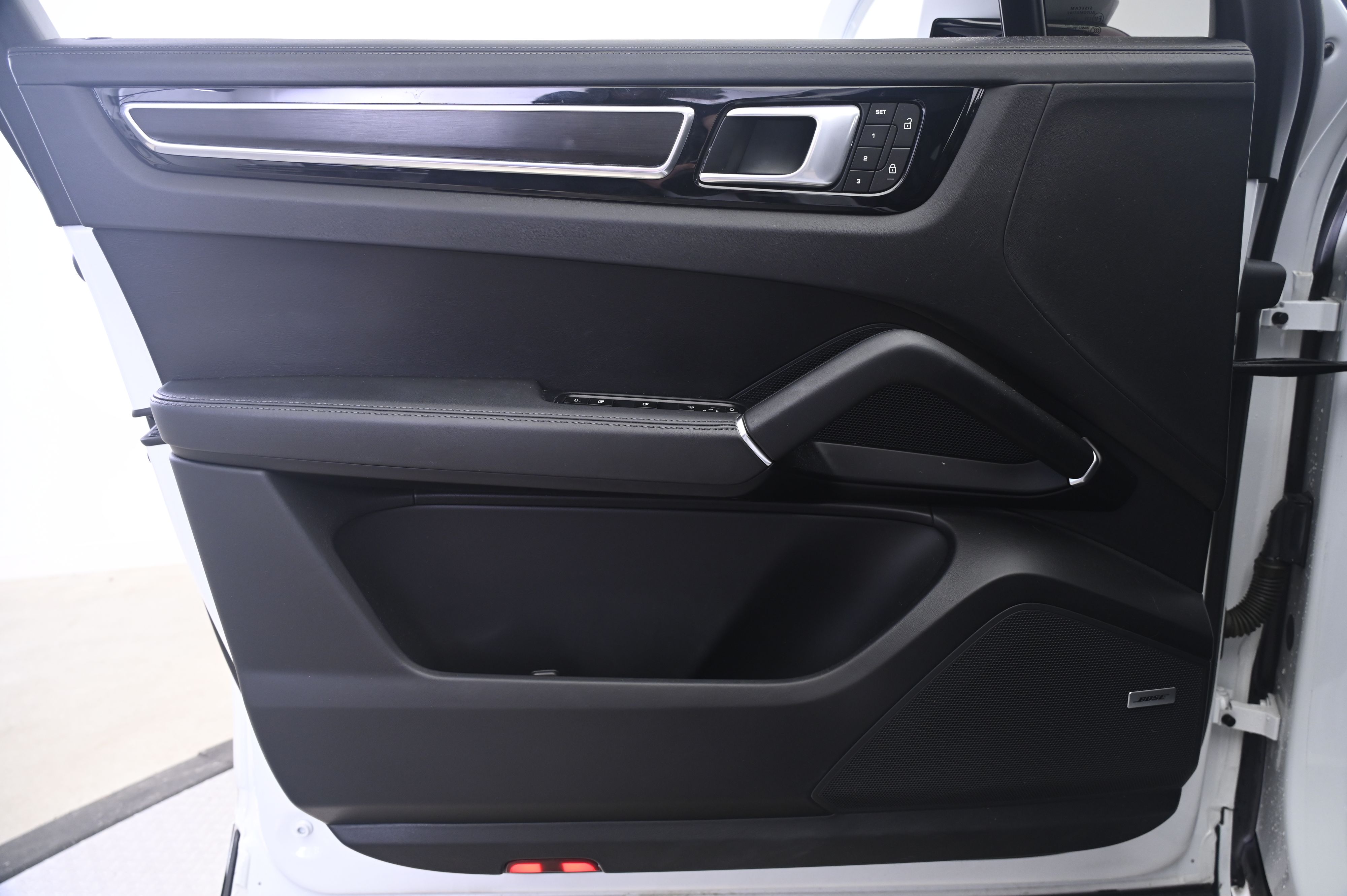 Thumbnail: 2023 Porsche Cayenne - 26