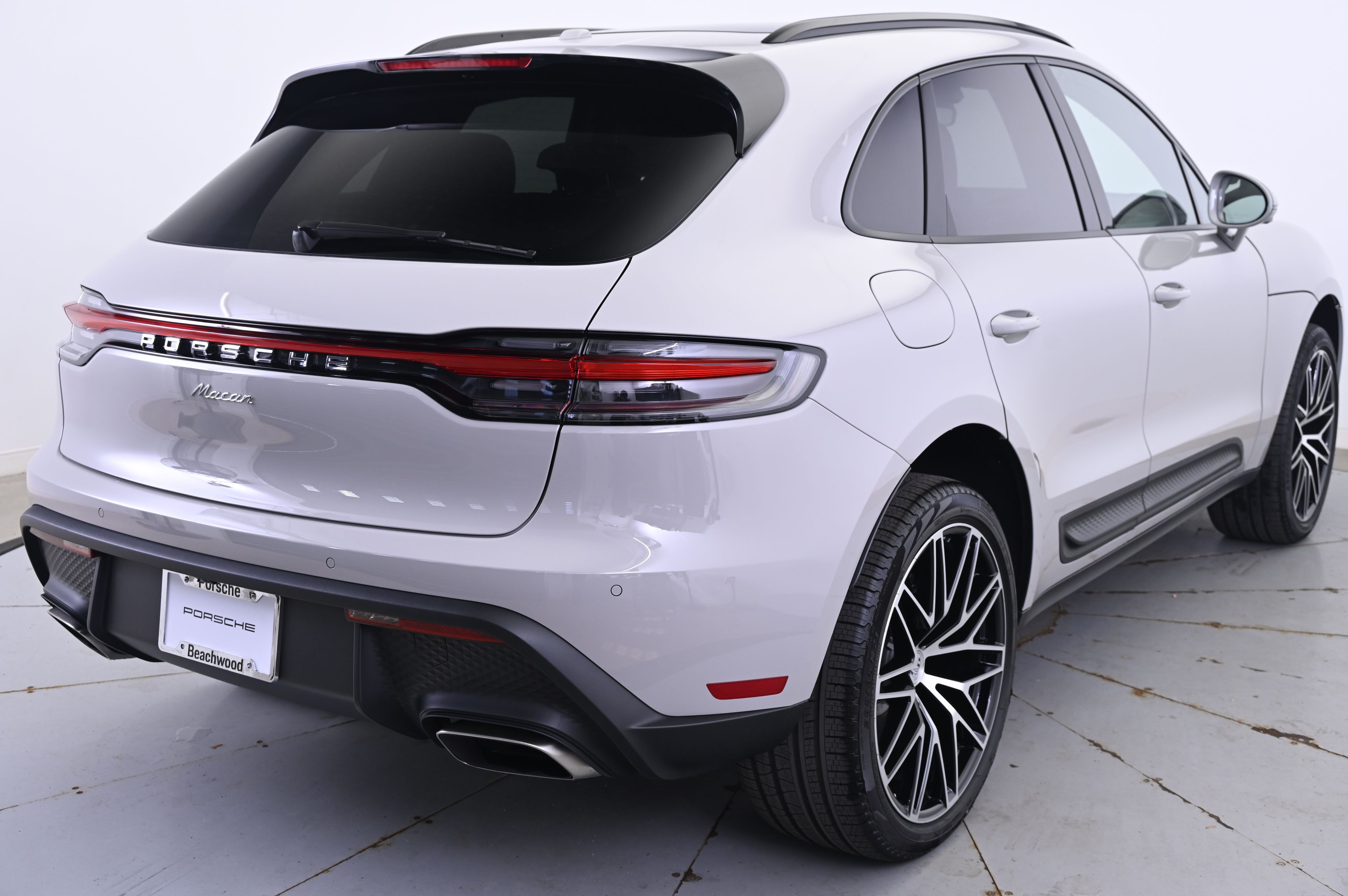 Thumbnail: 2026 Porsche Macan - 7