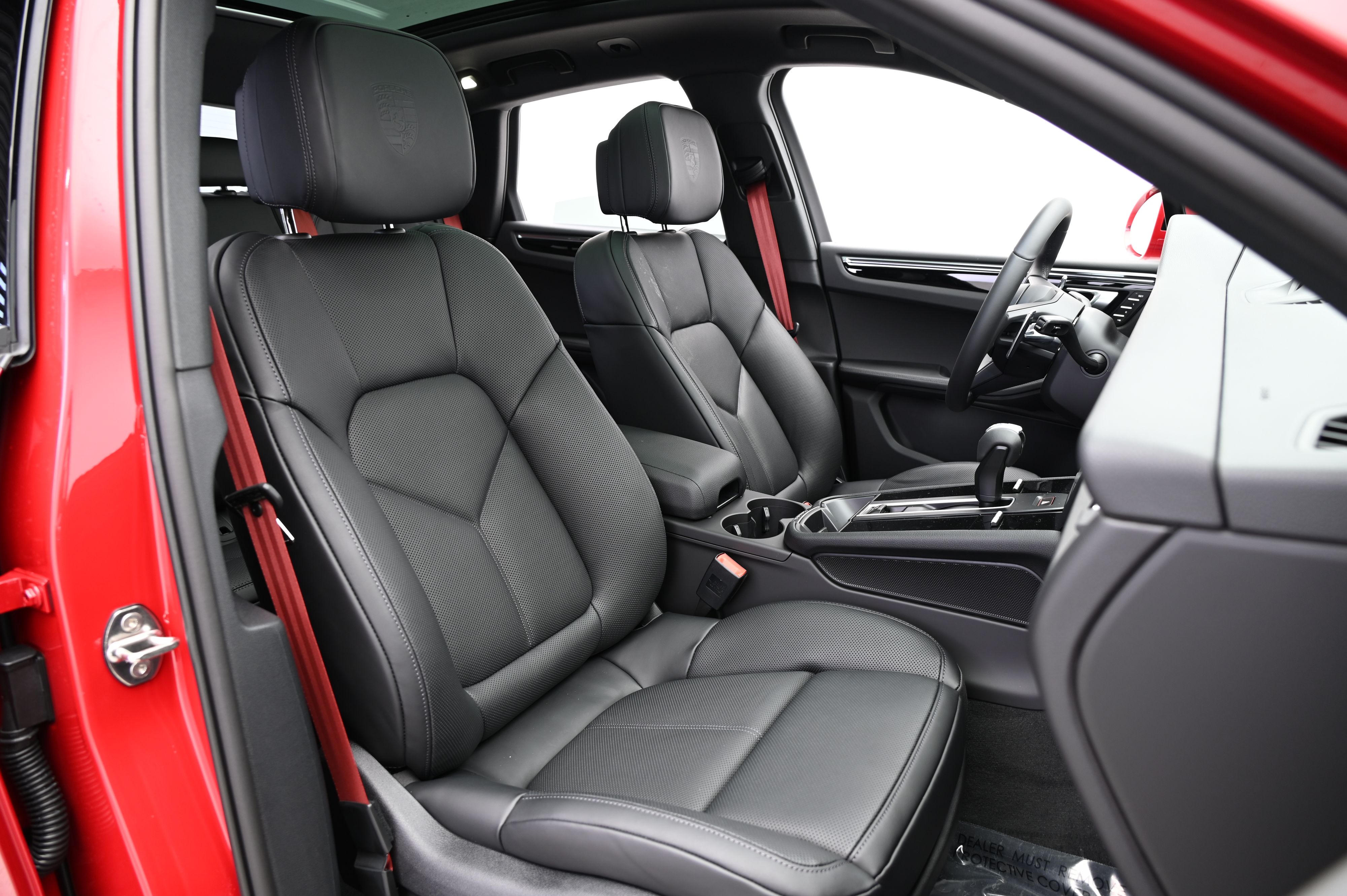 Thumbnail: 2025 Porsche Macan - 31