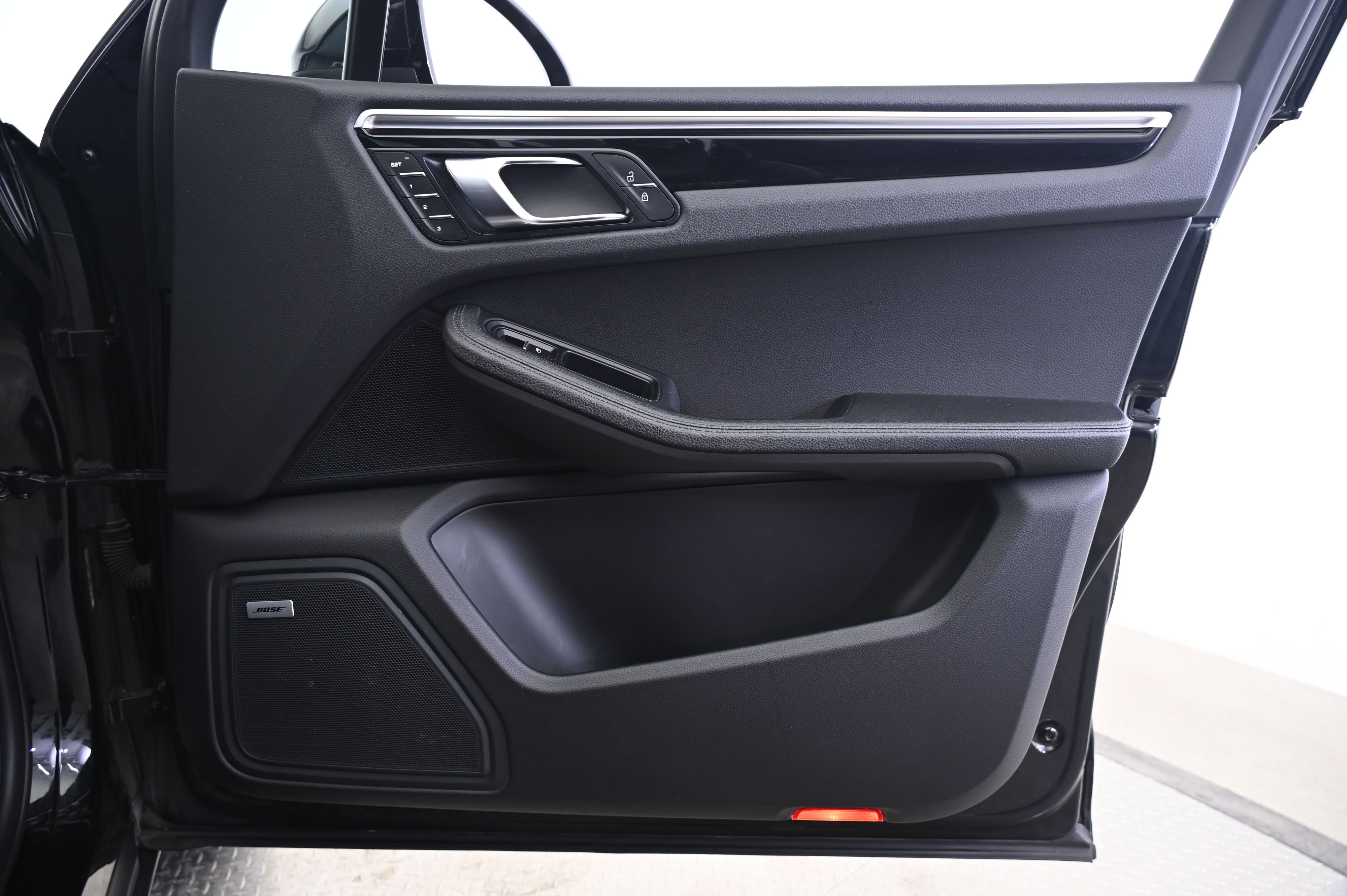 Thumbnail: 2019 Porsche Macan - 20