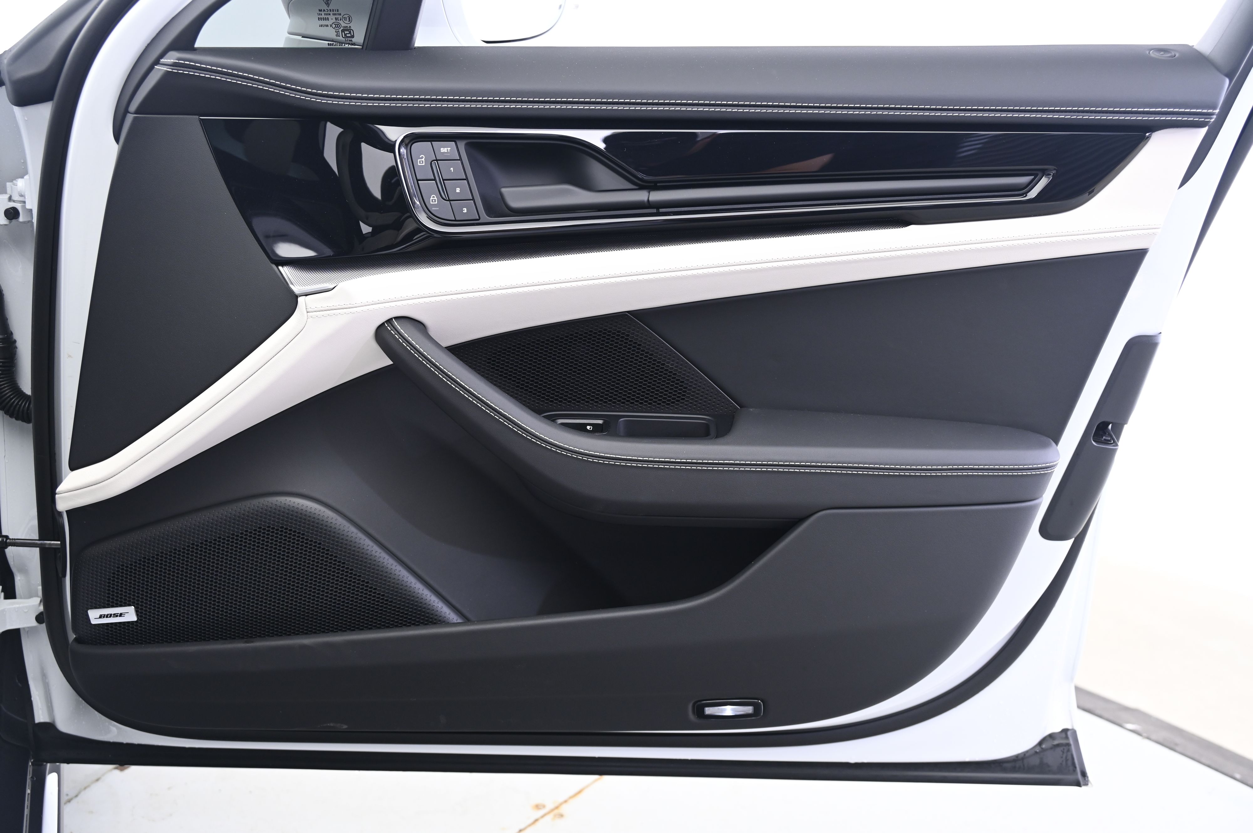 Thumbnail: 2025 Porsche Panamera - 20