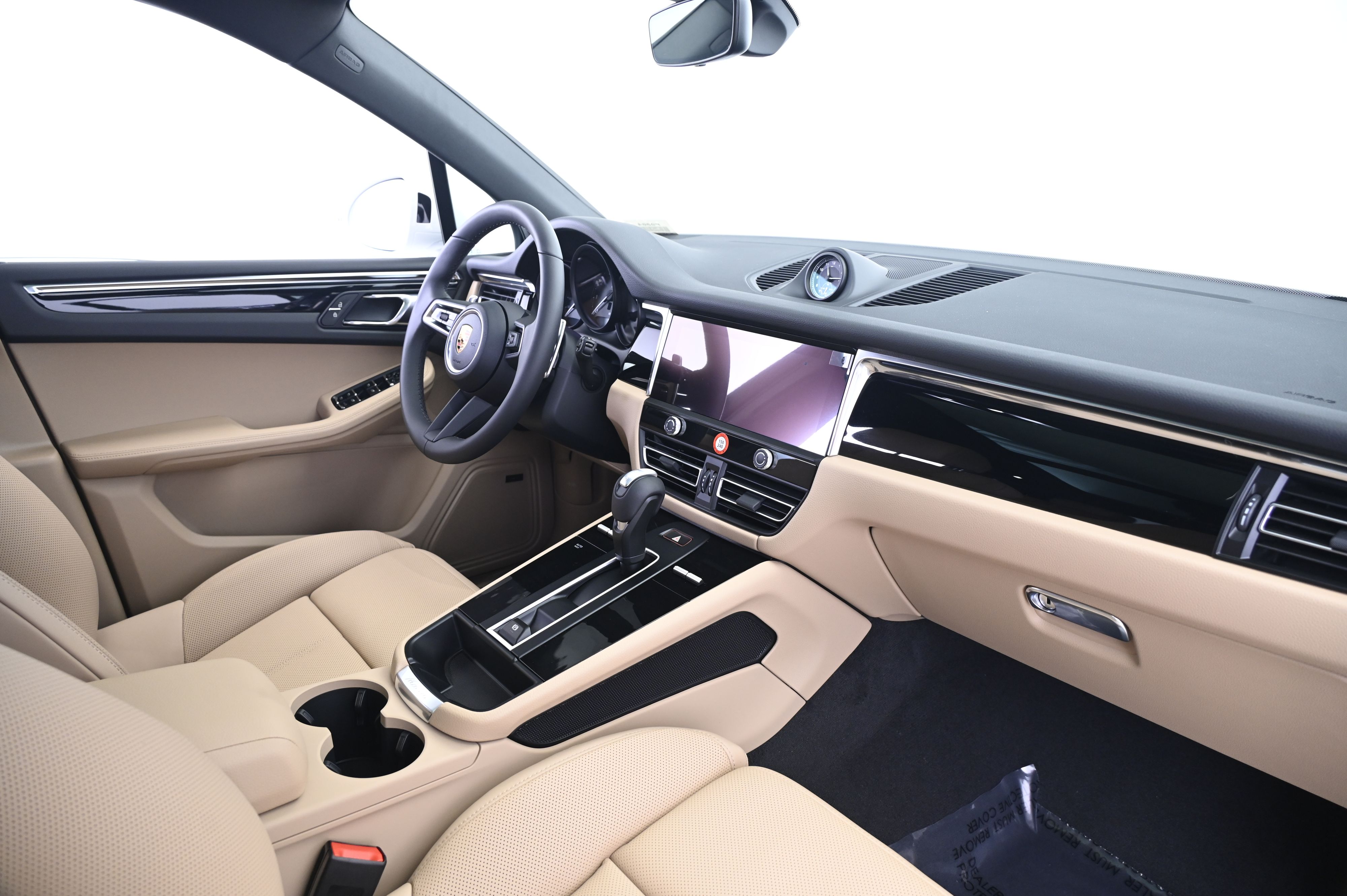 Thumbnail: 2026 Porsche Macan - 22