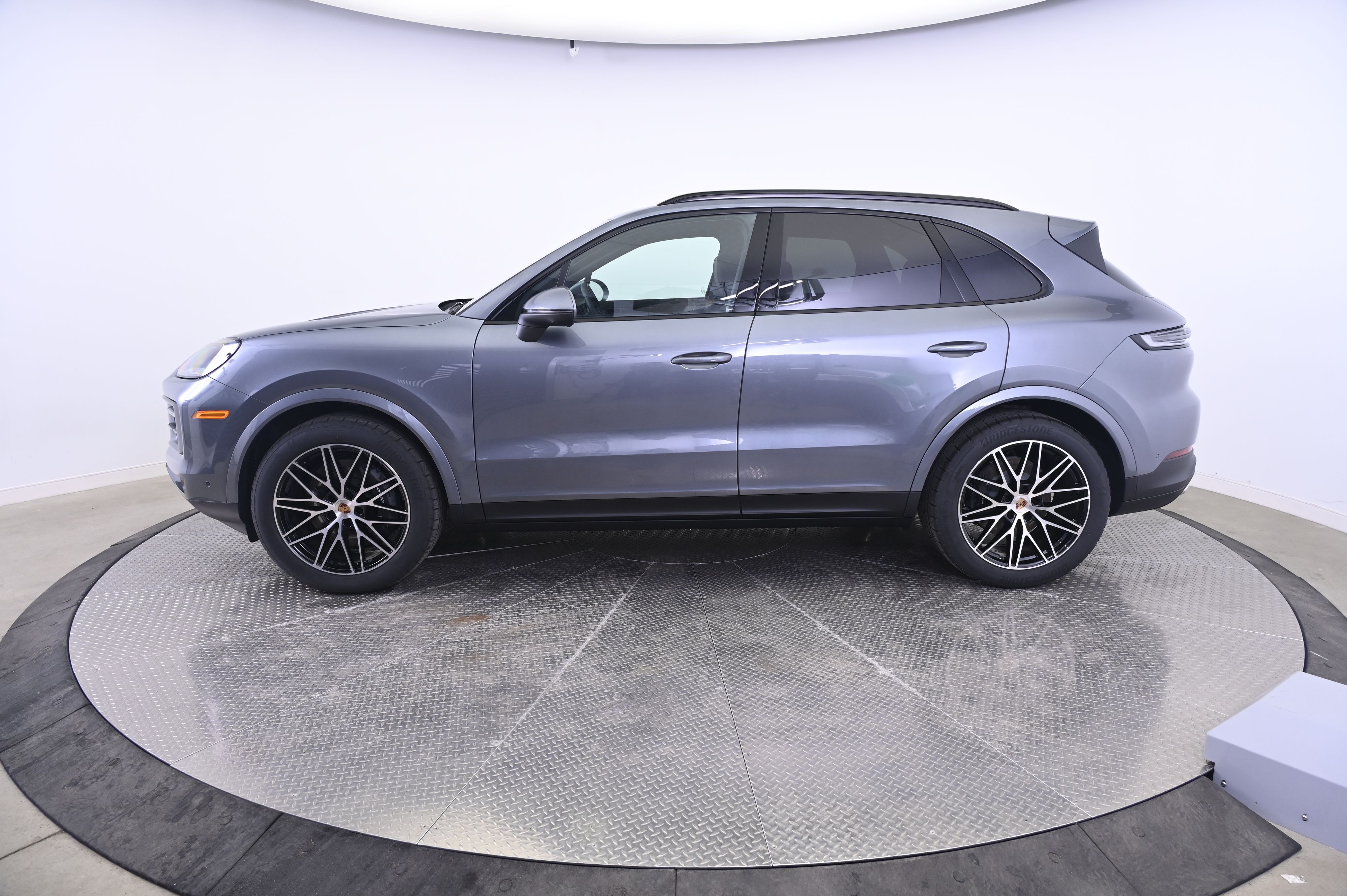 Thumbnail: 2026 Porsche Cayenne - 2